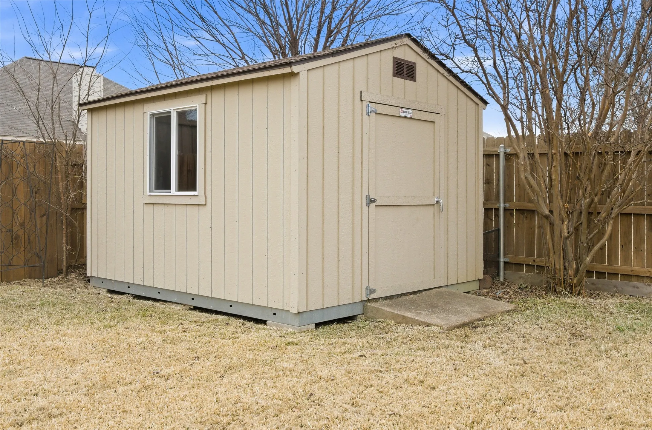Single Family Residence For Sale in Denton County , 217 Quail Run, Aubrey, Texas 76227, 3 Bedroom, 2 Bathroom, 2 Garage spaces, 1,552 Sqft, built in 2004, mls#21360300, Real Estate Agent in Aubrey, Homes For Sale in Denton county, Homes For Sale in Aubrey, Realtor in Aubrey Texas, Real Estate Brokerage Independent Realty Texas, Luminita Cordes Realtor