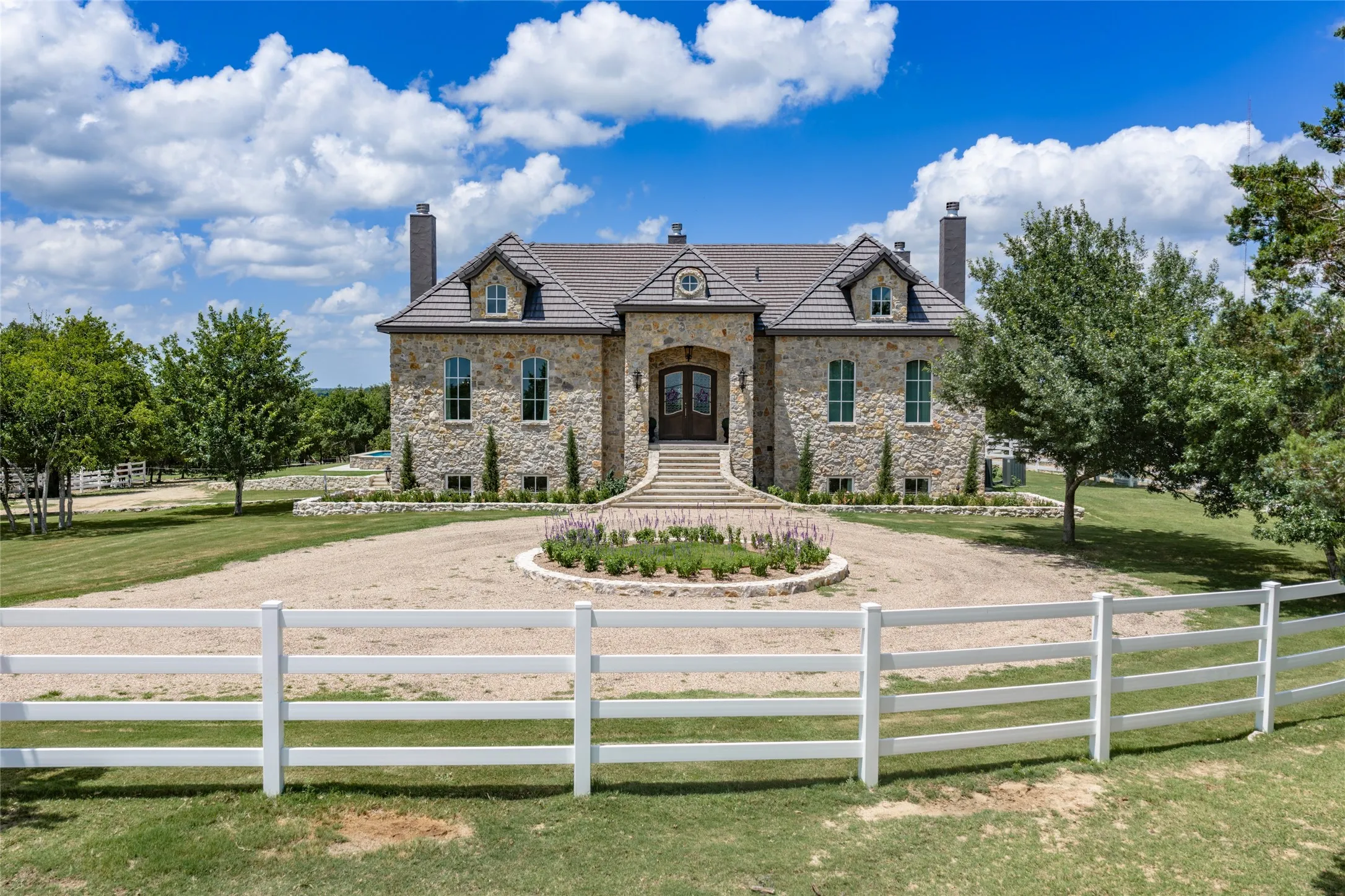Single Family Residence For Sale in Parker County , 501 Upper Denton Road, Weatherford, Texas 76085, 4 Bedroom, 5 Bathroom, 3 Garage spaces, 5,671 Sqft, built in 2021, mls#21360292, Real Estate Agent in Weatherford, Homes For Sale in Parker county, Homes For Sale in Weatherford, Realtor in Weatherford Texas, Real Estate Brokerage Independent Realty Texas, Luminita Cordes Realtor