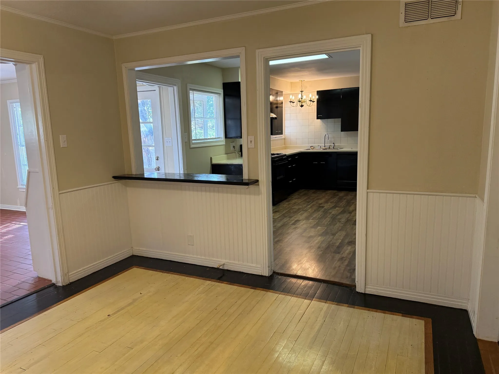 Single Family Residence For Rent in Taylor County , 4042 Benbrook Street, Abilene, Texas 79605, 3 Bedroom, 2 Bathroom, 2 Garage spaces, 1,840 Sqft, built in 1950, mls#21360194, Real Estate Agent in Abilene, Homes For Rent in Taylor county, Homes For Rent in Abilene, Realtor in Abilene Texas, Real Estate Brokerage Independent Realty Texas, Luminita Cordes Realtor
