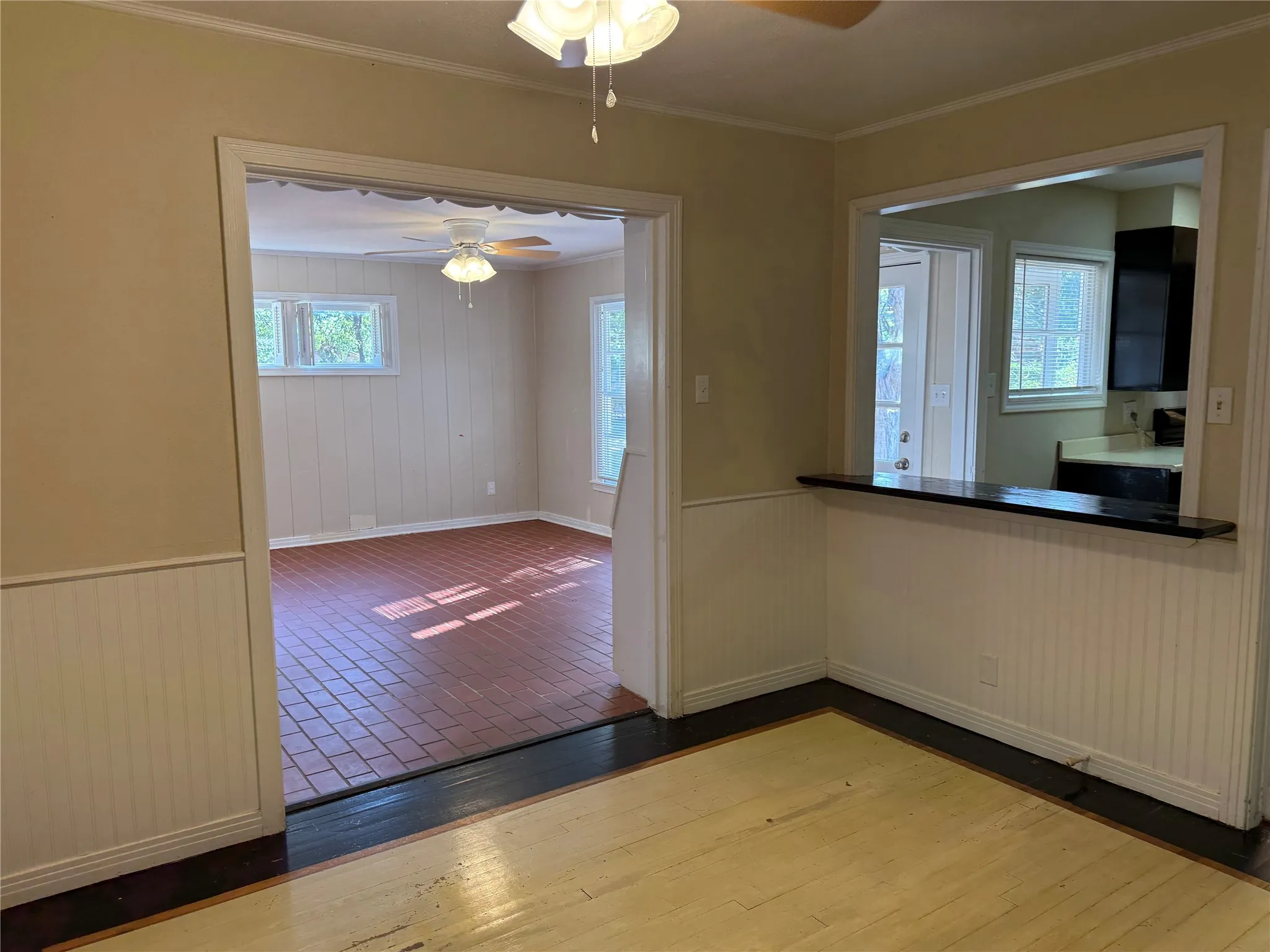 Single Family Residence For Rent in Taylor County , 4042 Benbrook Street, Abilene, Texas 79605, 3 Bedroom, 2 Bathroom, 2 Garage spaces, 1,840 Sqft, built in 1950, mls#21360194, Real Estate Agent in Abilene, Homes For Rent in Taylor county, Homes For Rent in Abilene, Realtor in Abilene Texas, Real Estate Brokerage Independent Realty Texas, Luminita Cordes Realtor