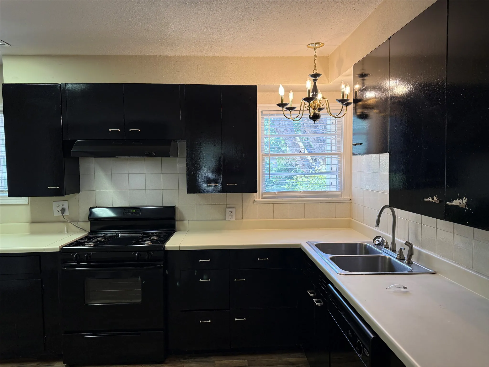 Single Family Residence For Rent in Taylor County , 4042 Benbrook Street, Abilene, Texas 79605, 3 Bedroom, 2 Bathroom, 2 Garage spaces, 1,840 Sqft, built in 1950, mls#21360194, Real Estate Agent in Abilene, Homes For Rent in Taylor county, Homes For Rent in Abilene, Realtor in Abilene Texas, Real Estate Brokerage Independent Realty Texas, Luminita Cordes Realtor