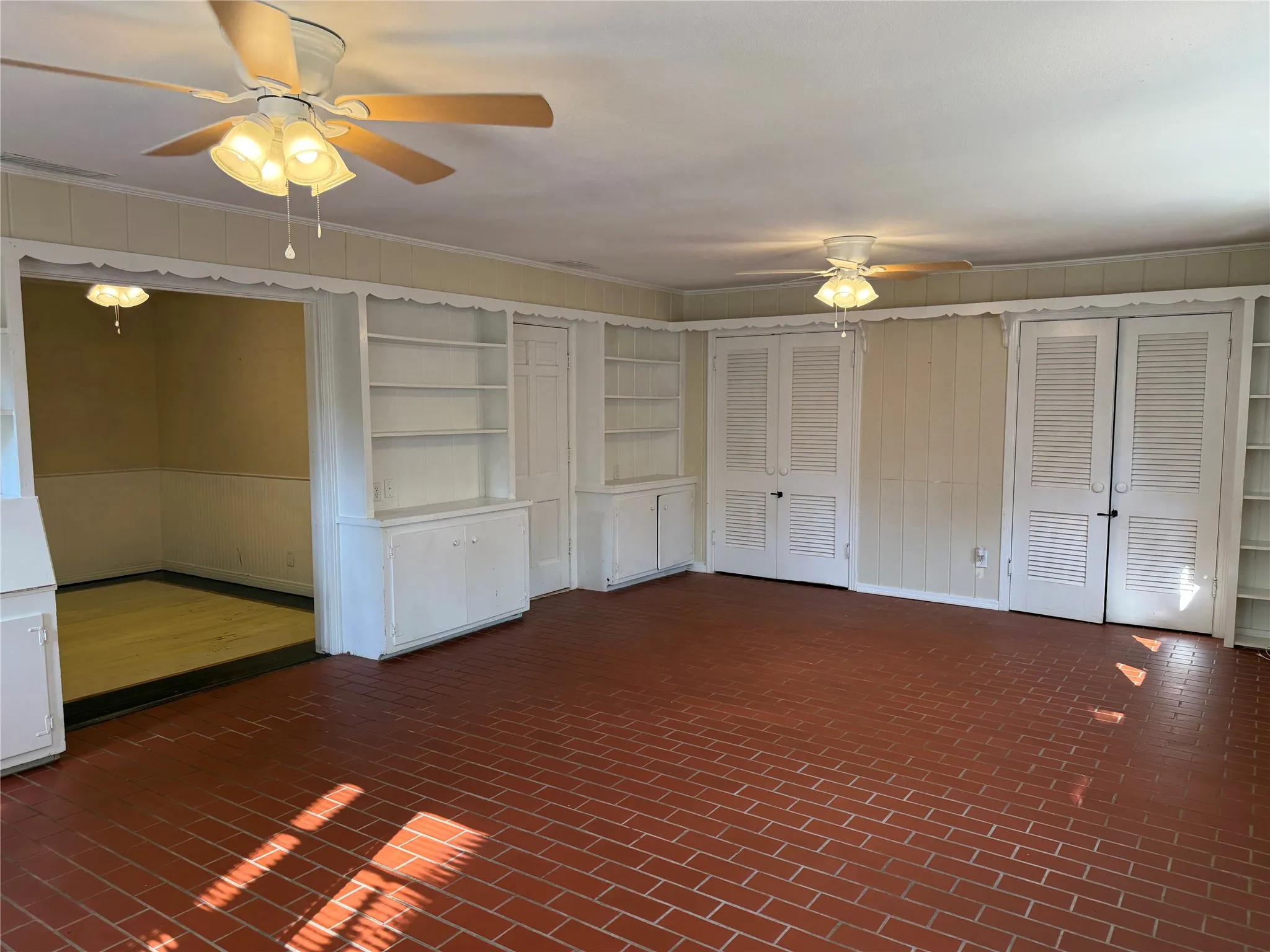 Single Family Residence For Rent in Taylor County , 4042 Benbrook Street, Abilene, Texas 79605, 3 Bedroom, 2 Bathroom, 2 Garage spaces, 1,840 Sqft, built in 1950, mls#21360194, Real Estate Agent in Abilene, Homes For Rent in Taylor county, Homes For Rent in Abilene, Realtor in Abilene Texas, Real Estate Brokerage Independent Realty Texas, Luminita Cordes Realtor
