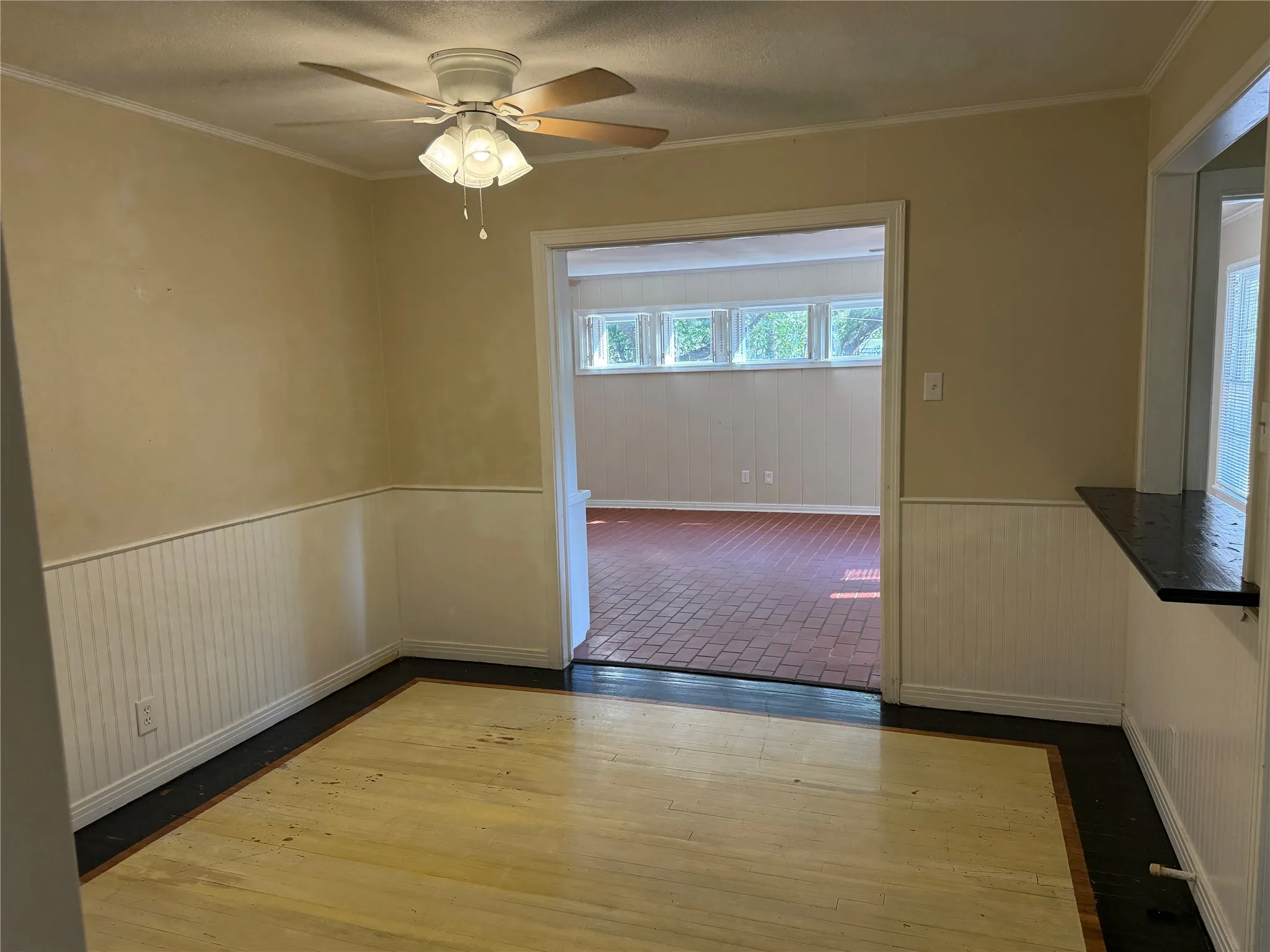 Single Family Residence For Rent in Taylor County , 4042 Benbrook Street, Abilene, Texas 79605, 3 Bedroom, 2 Bathroom, 2 Garage spaces, 1,840 Sqft, built in 1950, mls#21360194, Real Estate Agent in Abilene, Homes For Rent in Taylor county, Homes For Rent in Abilene, Realtor in Abilene Texas, Real Estate Brokerage Independent Realty Texas, Luminita Cordes Realtor