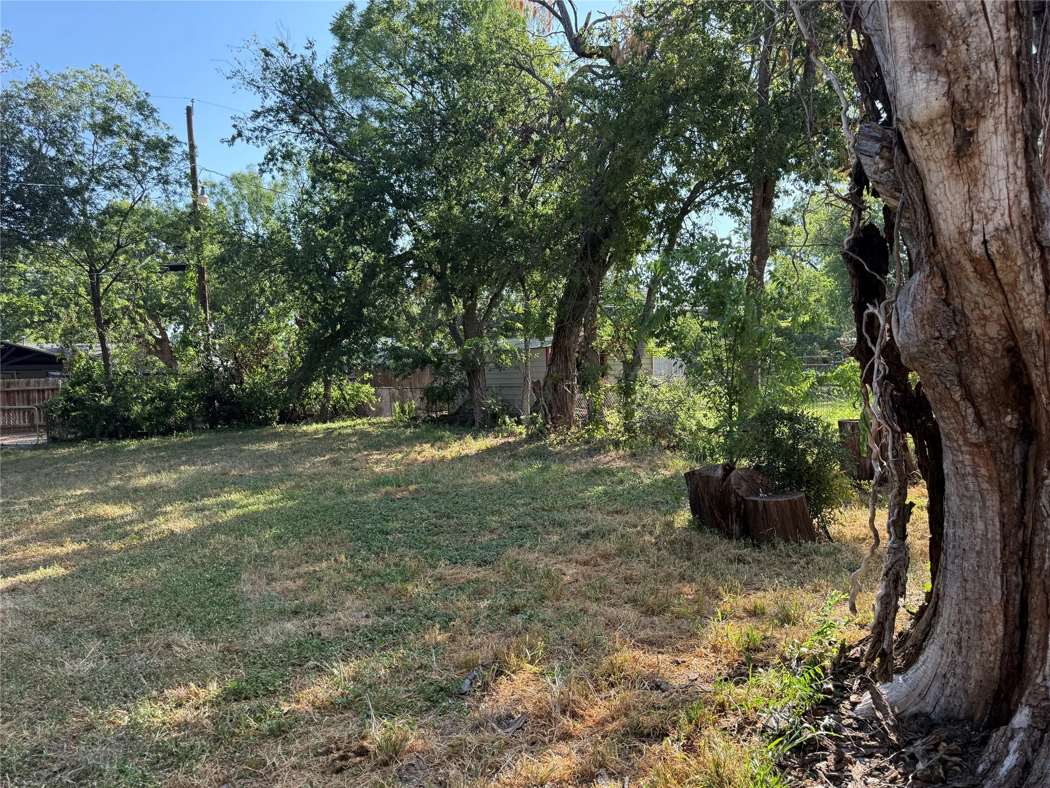 Single Family Residence For Rent in Taylor County , 4042 Benbrook Street, Abilene, Texas 79605, 3 Bedroom, 2 Bathroom, 2 Garage spaces, 1,840 Sqft, built in 1950, mls#21360194, Real Estate Agent in Abilene, Homes For Rent in Taylor county, Homes For Rent in Abilene, Realtor in Abilene Texas, Real Estate Brokerage Independent Realty Texas, Luminita Cordes Realtor