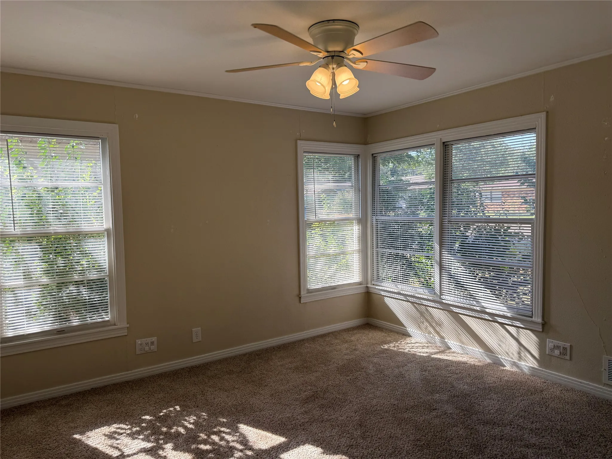 Single Family Residence For Rent in Taylor County , 4042 Benbrook Street, Abilene, Texas 79605, 3 Bedroom, 2 Bathroom, 2 Garage spaces, 1,840 Sqft, built in 1950, mls#21360194, Real Estate Agent in Abilene, Homes For Rent in Taylor county, Homes For Rent in Abilene, Realtor in Abilene Texas, Real Estate Brokerage Independent Realty Texas, Luminita Cordes Realtor
