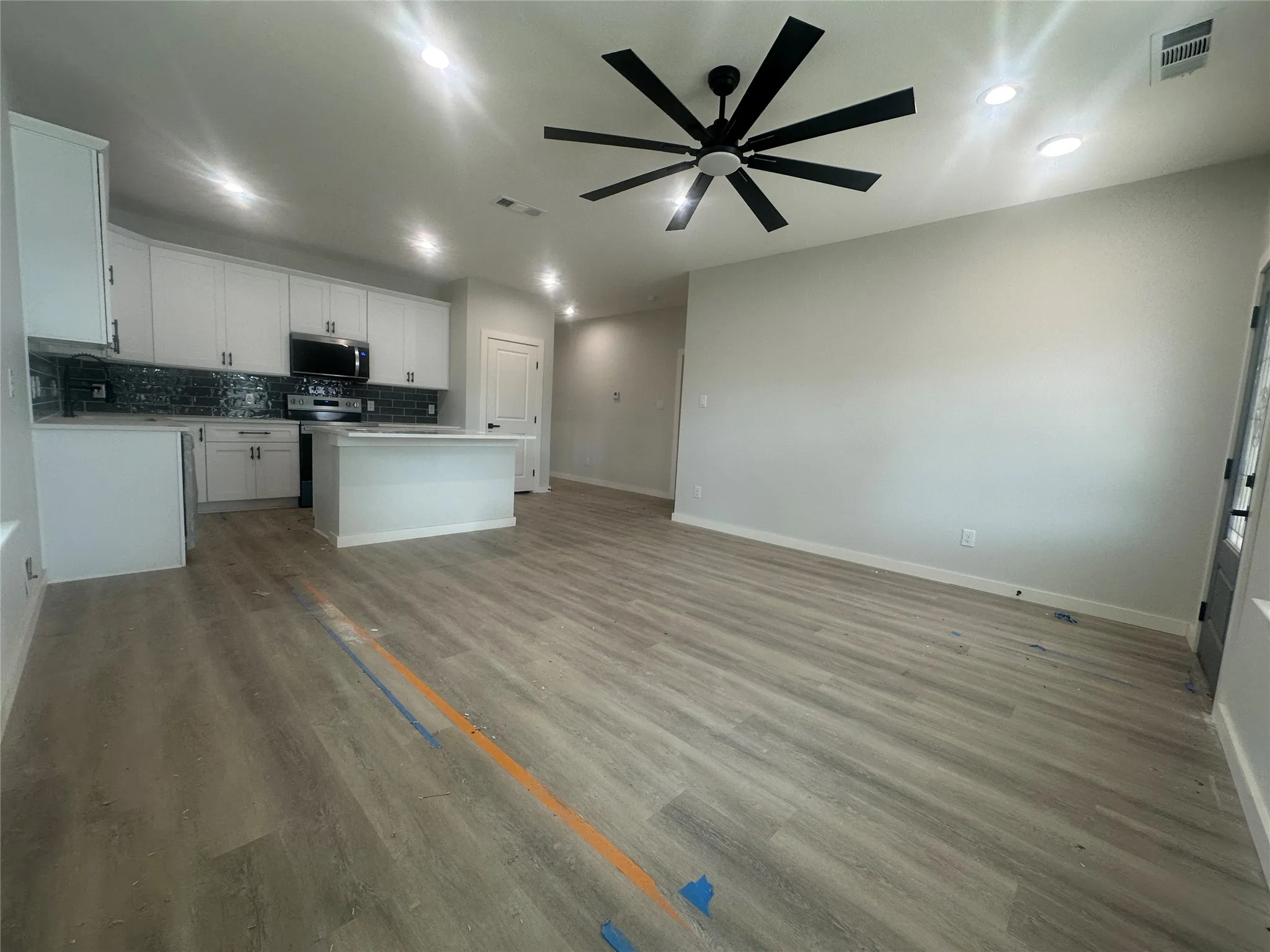Single Family Residence For Sale in Wise County , 1400 N Business 287, Decatur, Texas 76234, 3 Bedroom, 2 Bathroom, 2 Garage spaces, 1,405 Sqft, built in 2026, Price $335,000, mls#21360319, Real Estate Agent in Decatur, Homes For Sale in Wise county, Homes For Sale in Decatur, Realtor in Decatur Texas, Real Estate Brokerage Independent Realty Texas, Luminita Cordes Realtor