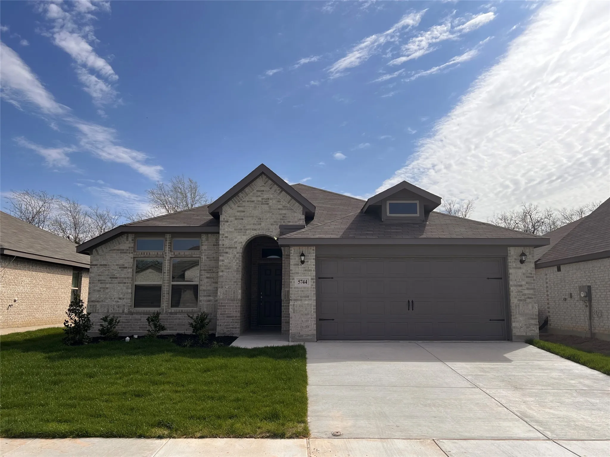 Single Family Residence For Rent in Tarrant County , 5744 Brookville Drive, Fort Worth, Texas 76179, 3 Bedroom, 2 Bathroom, 2 Garage spaces, 1,912 Sqft, built in 2024, mls#21360316, Real Estate Agent in Fort Worth, Homes For Rent in Tarrant county, Homes For Rent in Fort Worth, Realtor in Fort Worth Texas, Real Estate Brokerage Independent Realty Texas, Luminita Cordes Realtor