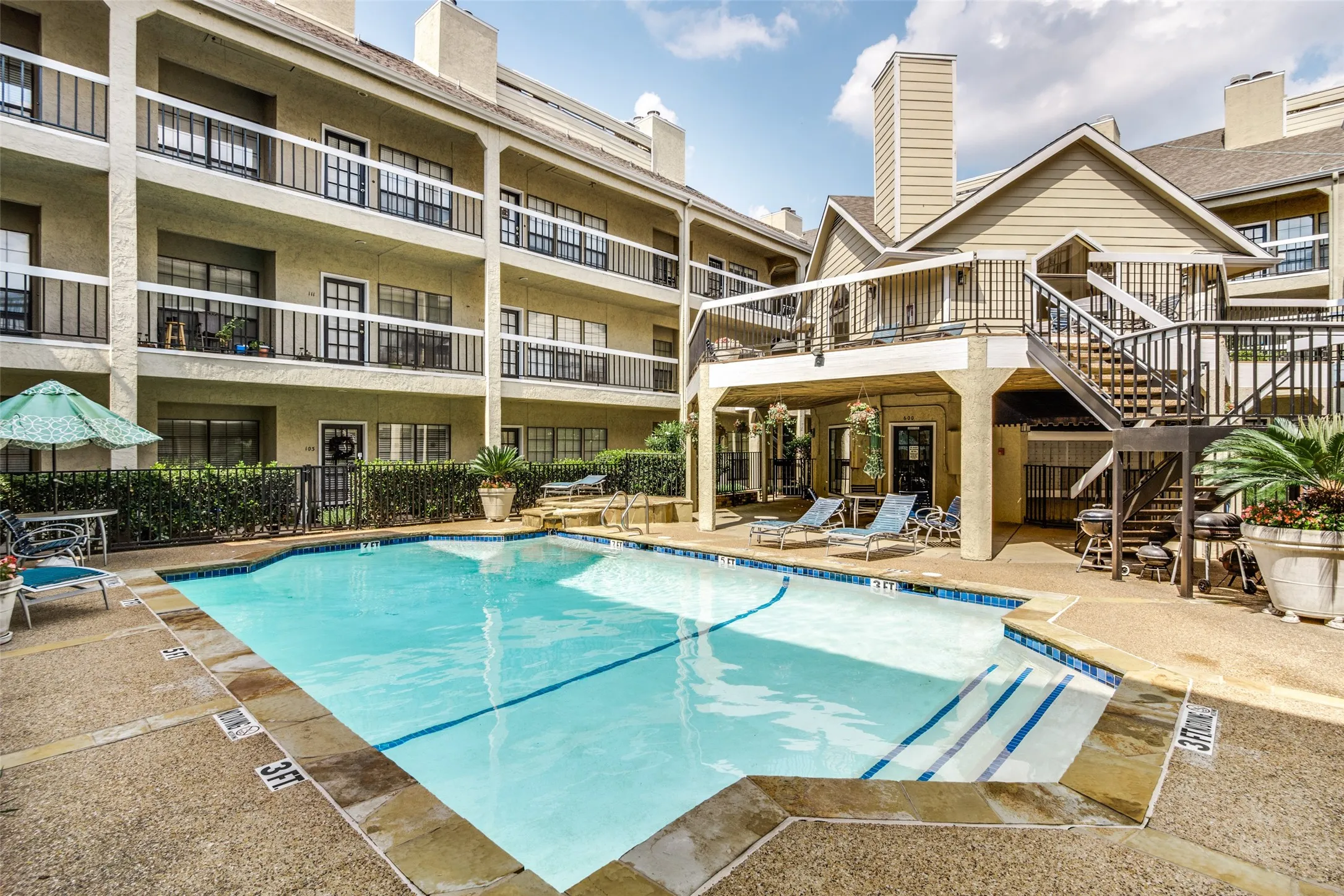 Condominium For Sale in Dallas County , 4800 W Lovers Lane 509, Dallas, Texas 75209, 2 Bedroom, 2 Bathroom, Garage spaces, 840 Sqft, built in 1984, mls#21357359, Real Estate Agent in Dallas, Homes For Sale in Dallas county, Homes For Sale in Dallas, Realtor in Dallas Texas, Real Estate Brokerage Independent Realty Texas, Luminita Cordes Realtor
