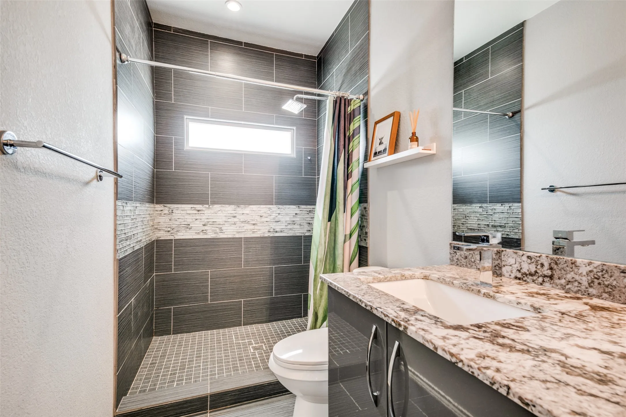 Condominium For Sale in Dallas County , 4800 W Lovers Lane 509, Dallas, Texas 75209, 2 Bedroom, 2 Bathroom, Garage spaces, 840 Sqft, built in 1984, mls#21357359, Real Estate Agent in Dallas, Homes For Sale in Dallas county, Homes For Sale in Dallas, Realtor in Dallas Texas, Real Estate Brokerage Independent Realty Texas, Luminita Cordes Realtor