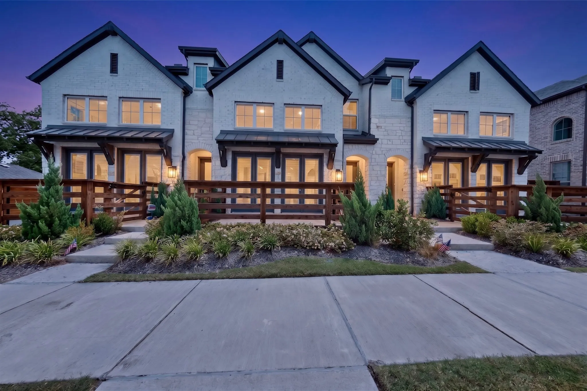 Townhouse For Sale in Collin County , 8148 Legacy Oak Drive, Mc Kinney, Texas 75071, 3 Bedroom, 3 Bathroom, 2 Garage spaces, 1,819 Sqft, built in 2023, mls#21360240, Real Estate Agent in Mc Kinney, Homes For Sale in Collin county, Homes For Sale in Mc Kinney, Realtor in Mc Kinney Texas, Real Estate Brokerage Independent Realty Texas, Luminita Cordes Realtor