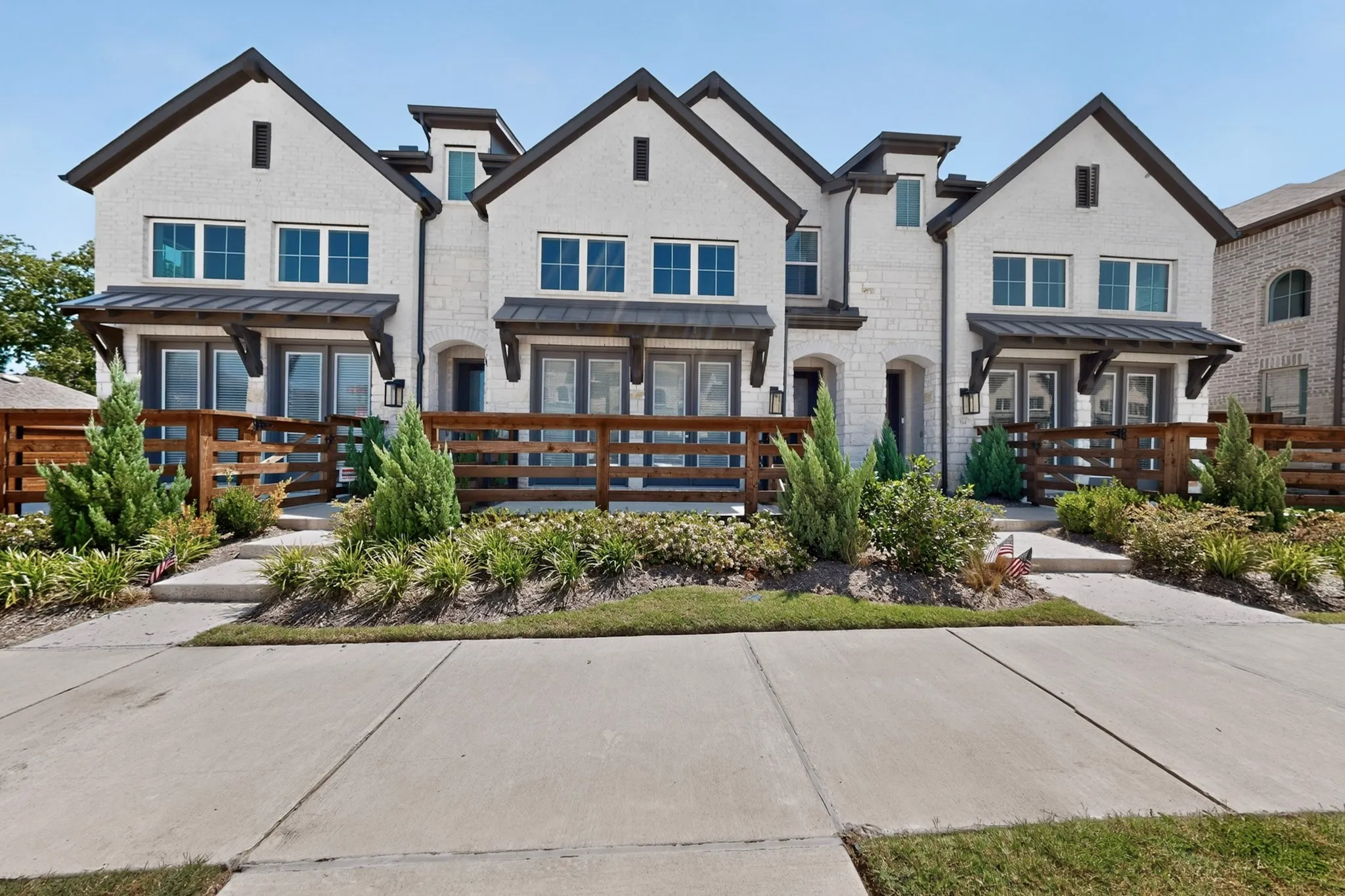 Townhouse For Sale in Collin County , 8148 Legacy Oak Drive, Mc Kinney, Texas 75071, 3 Bedroom, 3 Bathroom, 2 Garage spaces, 1,819 Sqft, built in 2023, mls#21360240, Real Estate Agent in Mc Kinney, Homes For Sale in Collin county, Homes For Sale in Mc Kinney, Realtor in Mc Kinney Texas, Real Estate Brokerage Independent Realty Texas, Luminita Cordes Realtor