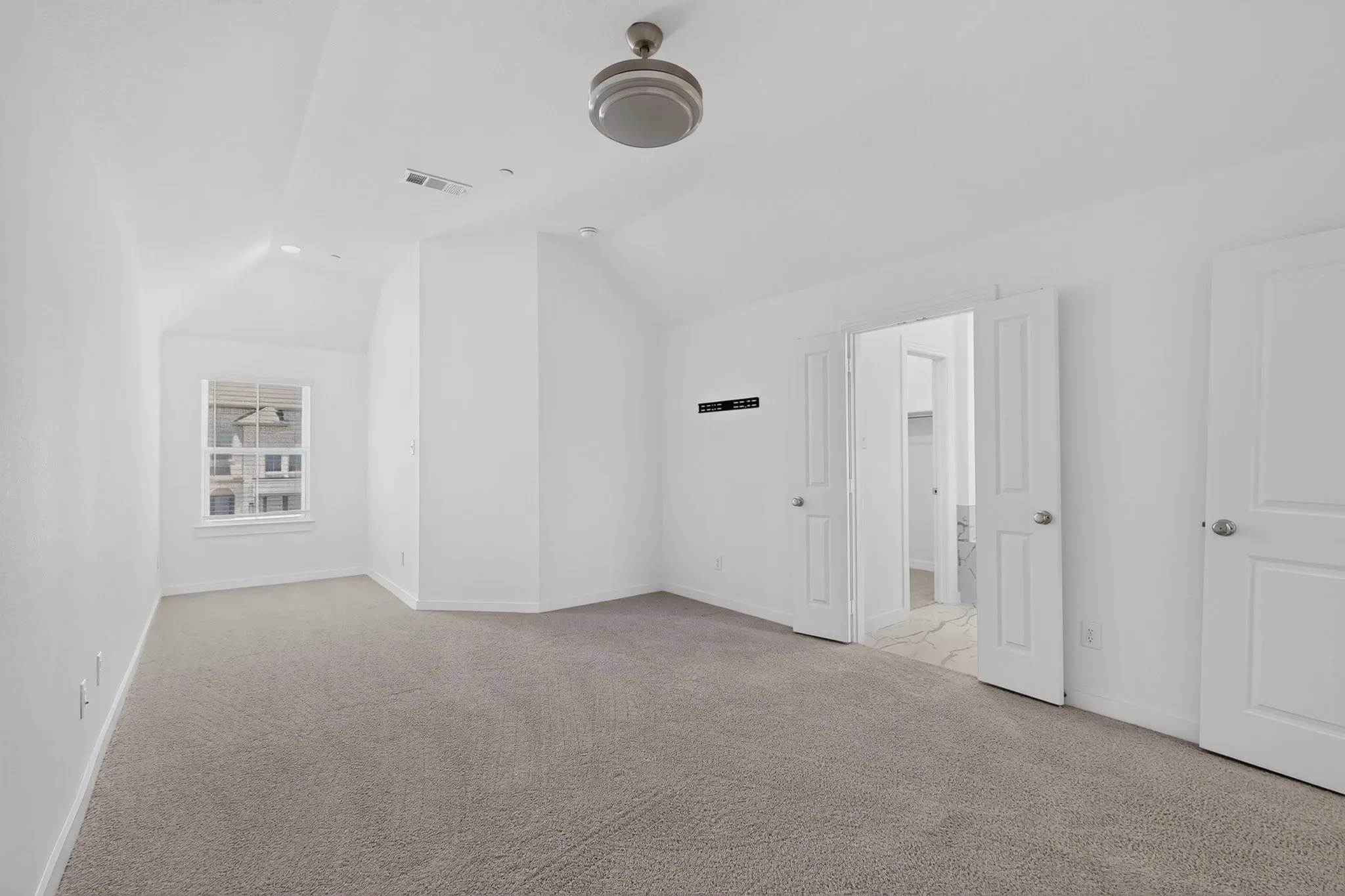 Townhouse For Sale in Collin County , 8148 Legacy Oak Drive, Mc Kinney, Texas 75071, 3 Bedroom, 3 Bathroom, 2 Garage spaces, 1,819 Sqft, built in 2023, mls#21360240, Real Estate Agent in Mc Kinney, Homes For Sale in Collin county, Homes For Sale in Mc Kinney, Realtor in Mc Kinney Texas, Real Estate Brokerage Independent Realty Texas, Luminita Cordes Realtor