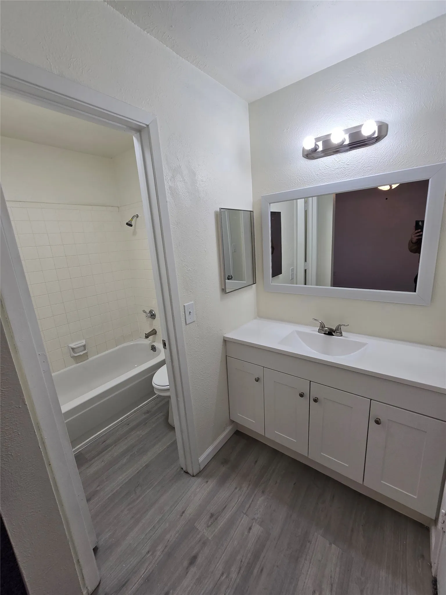 Duplex For Rent in Dallas County , 1451 Brook Meadow Circle, Lancaster, Texas 75134, 3 Bedroom, 2 Bathroom, Garage spaces, 1,116 Sqft, built in 1983, mls#21360326, Real Estate Agent in Lancaster, Homes For Rent in Dallas county, Homes For Rent in Lancaster, Realtor in Lancaster Texas, Real Estate Brokerage Independent Realty Texas, Luminita Cordes Realtor