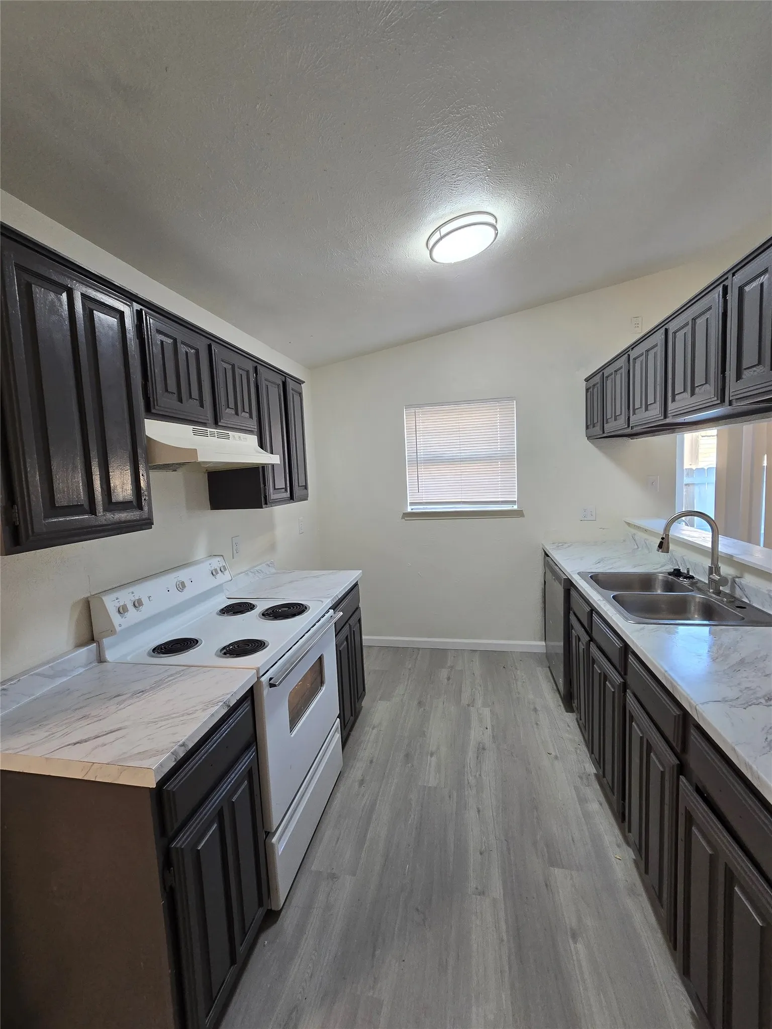 Duplex For Rent in Dallas County , 1451 Brook Meadow Circle, Lancaster, Texas 75134, 3 Bedroom, 2 Bathroom, Garage spaces, 1,116 Sqft, built in 1983, mls#21360326, Real Estate Agent in Lancaster, Homes For Rent in Dallas county, Homes For Rent in Lancaster, Realtor in Lancaster Texas, Real Estate Brokerage Independent Realty Texas, Luminita Cordes Realtor