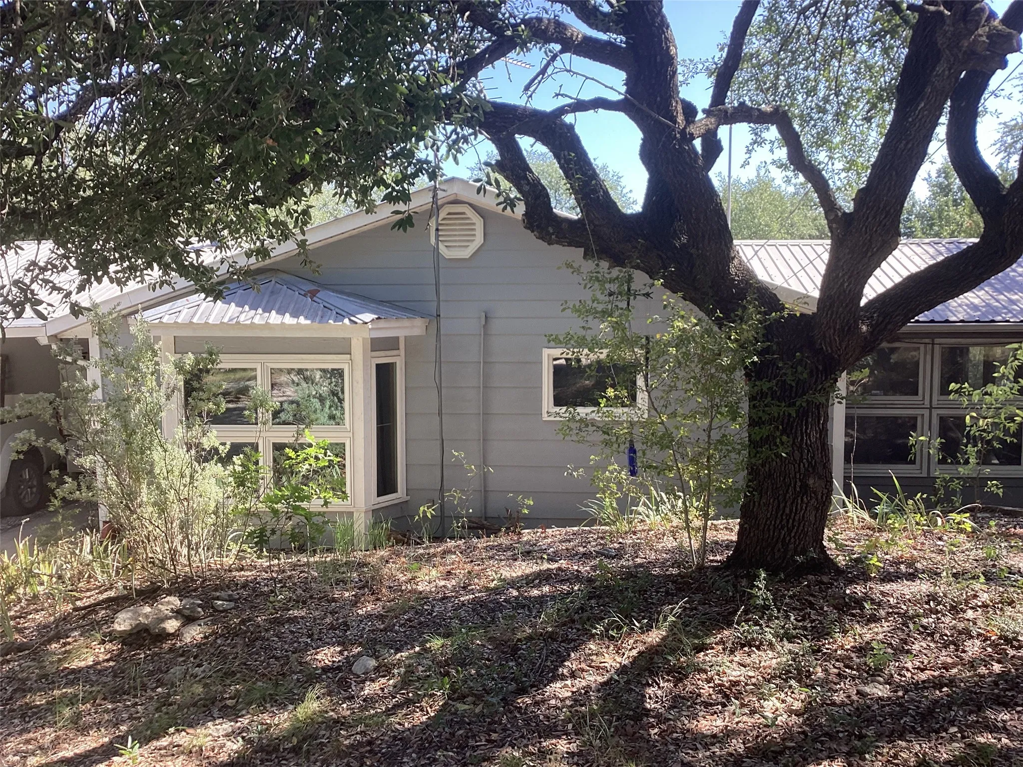 Single Family Residence For Sale in Johnson County , 1225 Cedar Break Court, Cleburne, Texas 76033, 4 Bedroom, 2 Bathroom, Garage spaces, 1,800 Sqft, built in 1996, mls#21360328, Real Estate Agent in Cleburne, Homes For Sale in Johnson county, Homes For Sale in Cleburne, Realtor in Cleburne Texas, Real Estate Brokerage Independent Realty Texas, Luminita Cordes Realtor