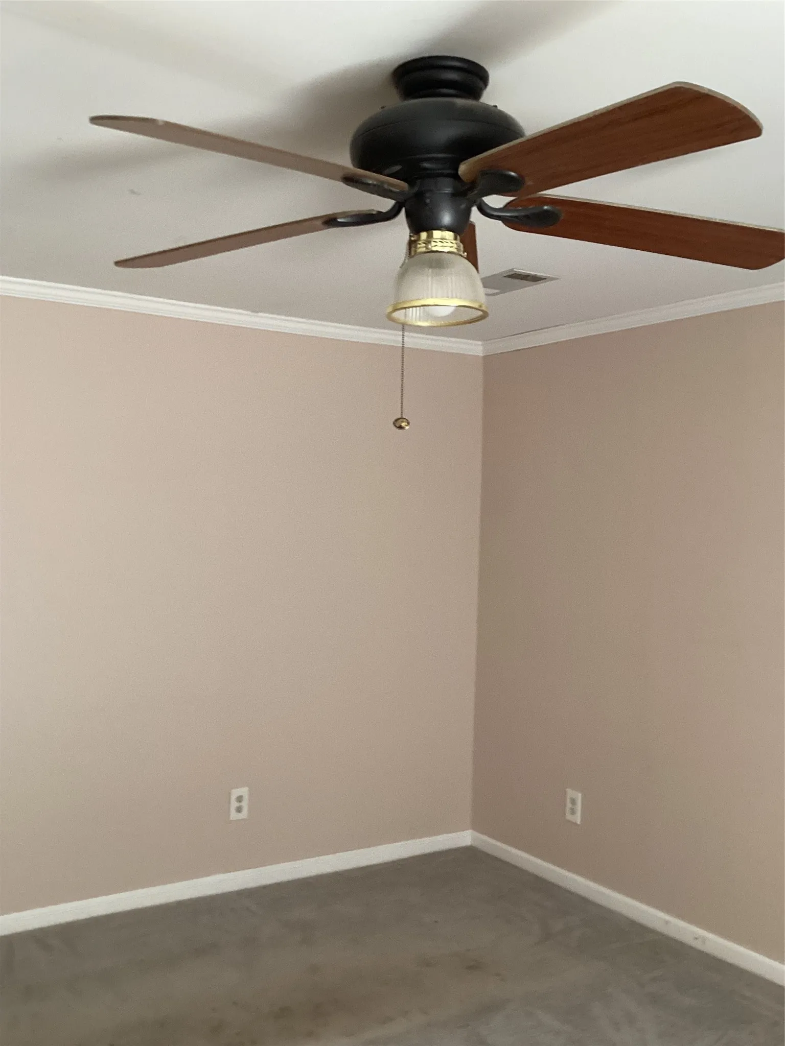 Single Family Residence For Sale in Johnson County , 1225 Cedar Break Court, Cleburne, Texas 76033, 4 Bedroom, 2 Bathroom, Garage spaces, 1,800 Sqft, built in 1996, mls#21360328, Real Estate Agent in Cleburne, Homes For Sale in Johnson county, Homes For Sale in Cleburne, Realtor in Cleburne Texas, Real Estate Brokerage Independent Realty Texas, Luminita Cordes Realtor