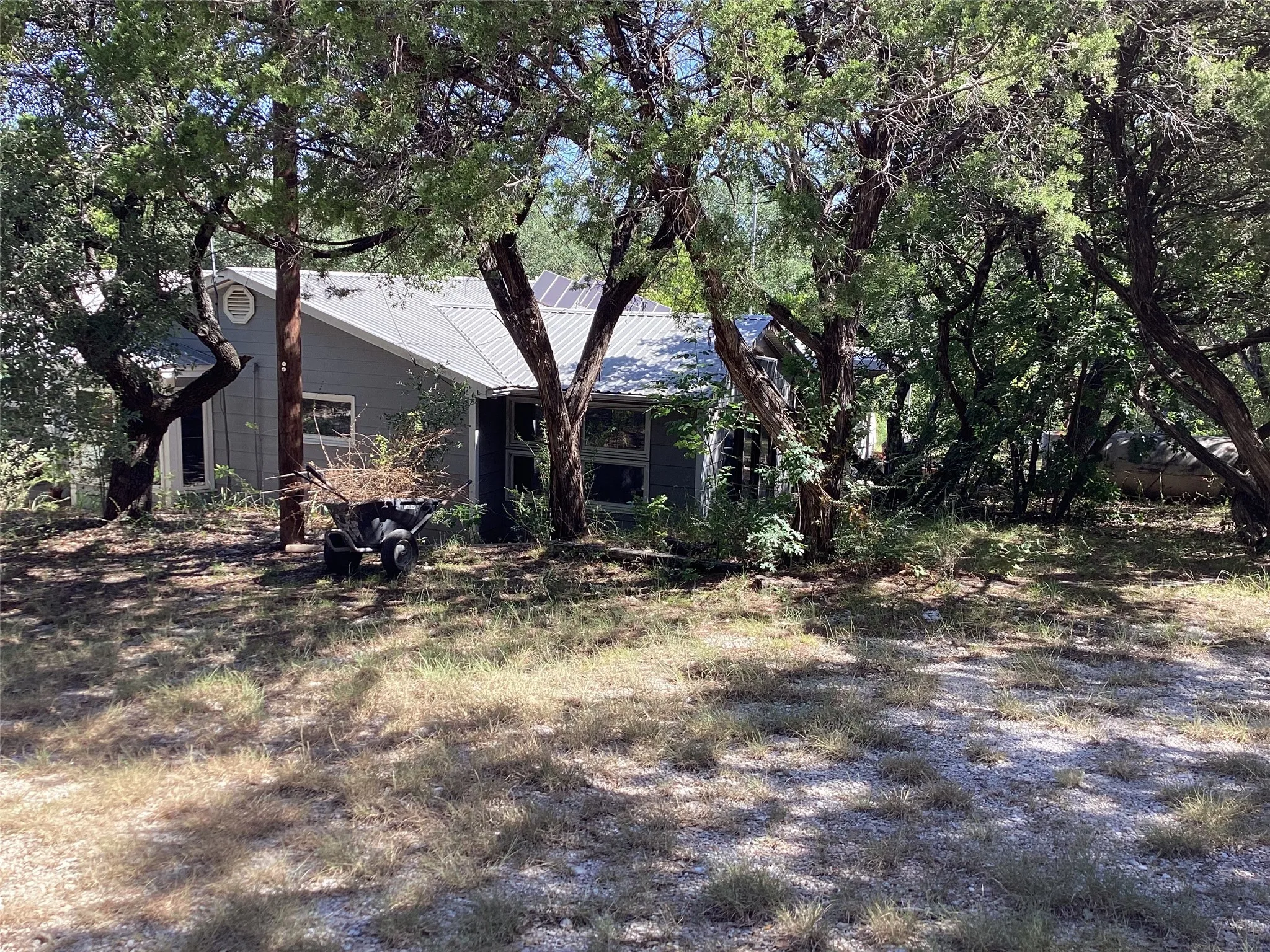 Single Family Residence For Sale in Johnson County , 1225 Cedar Break Court, Cleburne, Texas 76033, 4 Bedroom, 2 Bathroom, Garage spaces, 1,800 Sqft, built in 1996, mls#21360328, Real Estate Agent in Cleburne, Homes For Sale in Johnson county, Homes For Sale in Cleburne, Realtor in Cleburne Texas, Real Estate Brokerage Independent Realty Texas, Luminita Cordes Realtor