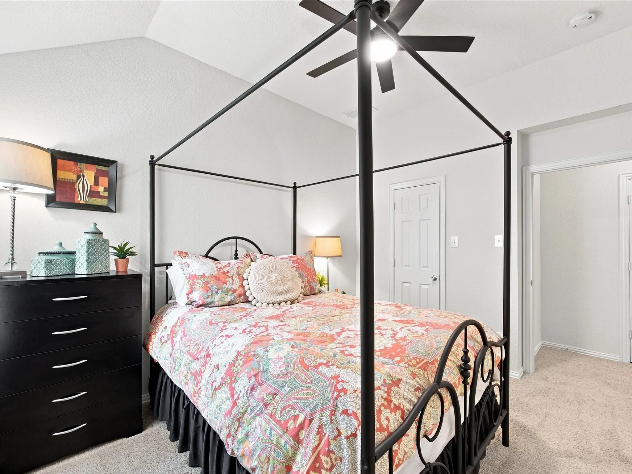 Single Family Residence For Sale in Denton County , 2591 Mirage Drive, Little Elm, Texas 75068, 3 Bedroom, 2 Bathroom, 2 Garage spaces, 2,313 Sqft, built in 2011, mls#21359462, Real Estate Agent in Little Elm, Homes For Sale in Denton county, Homes For Sale in Little Elm, Realtor in Little Elm Texas, Real Estate Brokerage Independent Realty Texas, Luminita Cordes Realtor