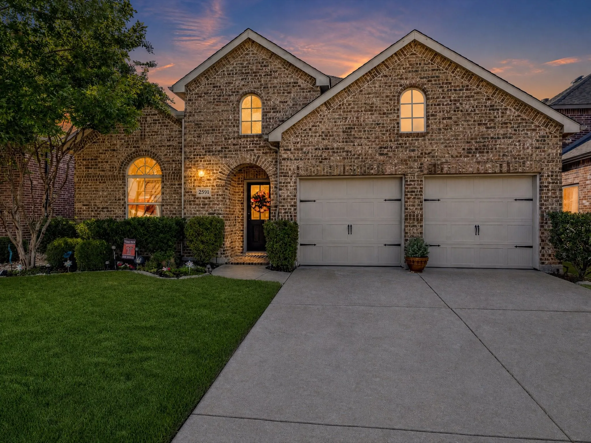 Single Family Residence For Sale in Denton County , 2591 Mirage Drive, Little Elm, Texas 75068, 3 Bedroom, 2 Bathroom, 2 Garage spaces, 2,313 Sqft, built in 2011, mls#21359462, Real Estate Agent in Little Elm, Homes For Sale in Denton county, Homes For Sale in Little Elm, Realtor in Little Elm Texas, Real Estate Brokerage Independent Realty Texas, Luminita Cordes Realtor