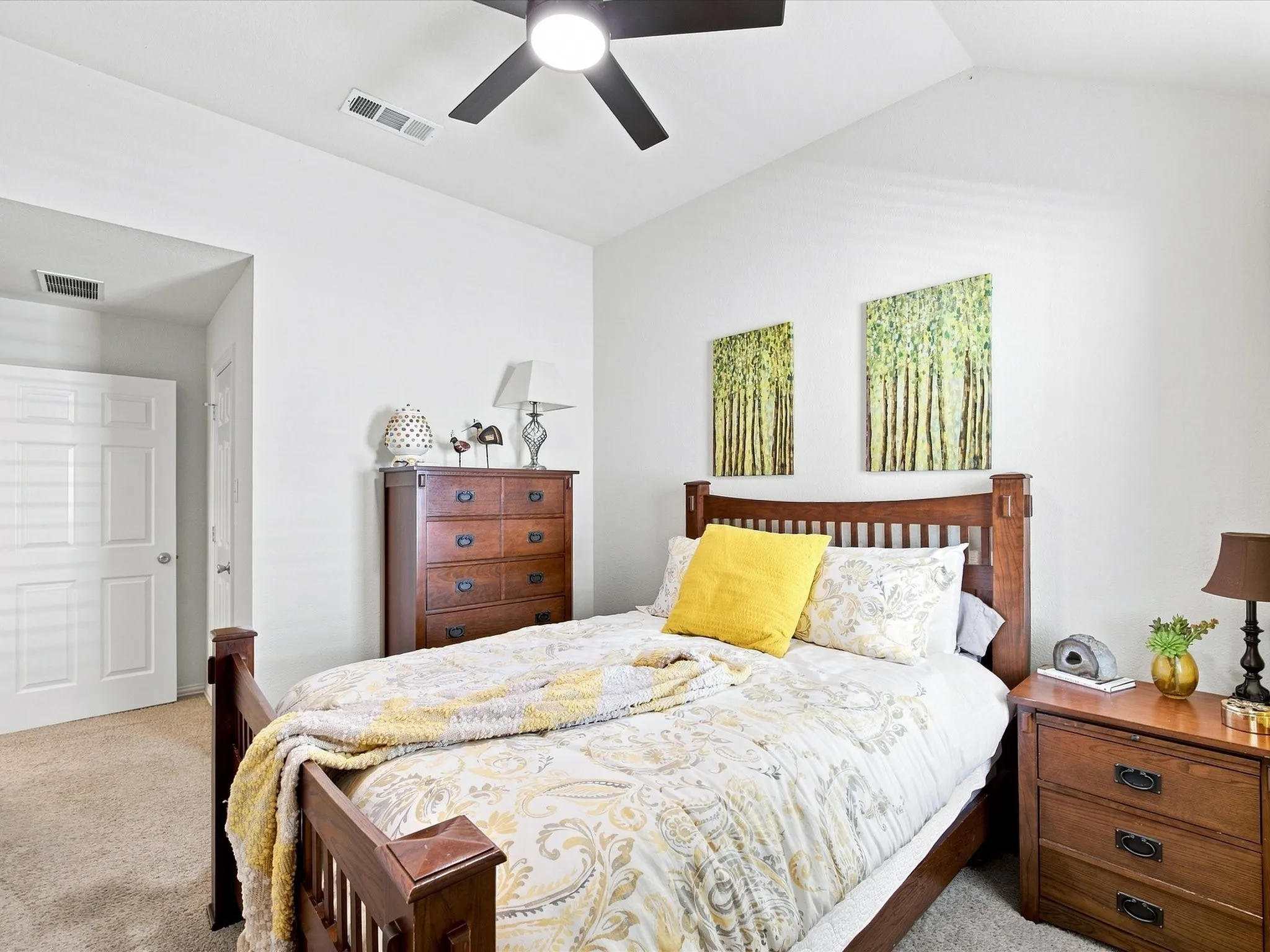 Single Family Residence For Sale in Denton County , 2591 Mirage Drive, Little Elm, Texas 75068, 3 Bedroom, 2 Bathroom, 2 Garage spaces, 2,313 Sqft, built in 2011, mls#21359462, Real Estate Agent in Little Elm, Homes For Sale in Denton county, Homes For Sale in Little Elm, Realtor in Little Elm Texas, Real Estate Brokerage Independent Realty Texas, Luminita Cordes Realtor