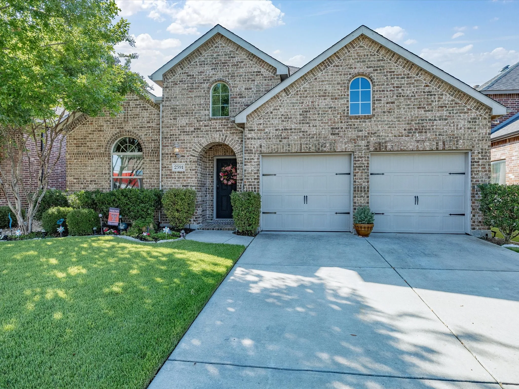 Single Family Residence For Sale in Denton County , 2591 Mirage Drive, Little Elm, Texas 75068, 3 Bedroom, 2 Bathroom, 2 Garage spaces, 2,313 Sqft, built in 2011, mls#21359462, Real Estate Agent in Little Elm, Homes For Sale in Denton county, Homes For Sale in Little Elm, Realtor in Little Elm Texas, Real Estate Brokerage Independent Realty Texas, Luminita Cordes Realtor
