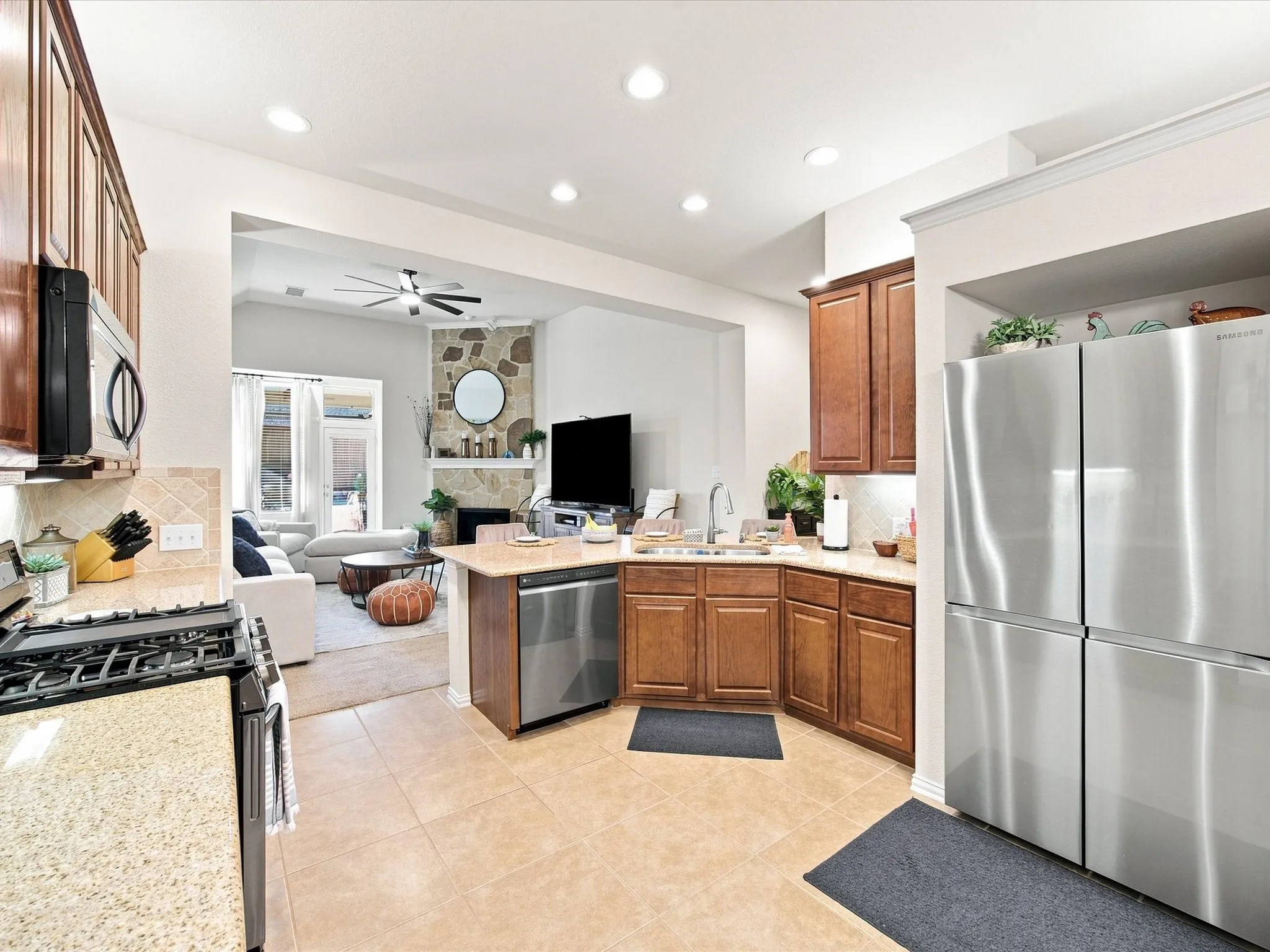 Single Family Residence For Sale in Denton County , 2591 Mirage Drive, Little Elm, Texas 75068, 3 Bedroom, 2 Bathroom, 2 Garage spaces, 2,313 Sqft, built in 2011, mls#21359462, Real Estate Agent in Little Elm, Homes For Sale in Denton county, Homes For Sale in Little Elm, Realtor in Little Elm Texas, Real Estate Brokerage Independent Realty Texas, Luminita Cordes Realtor