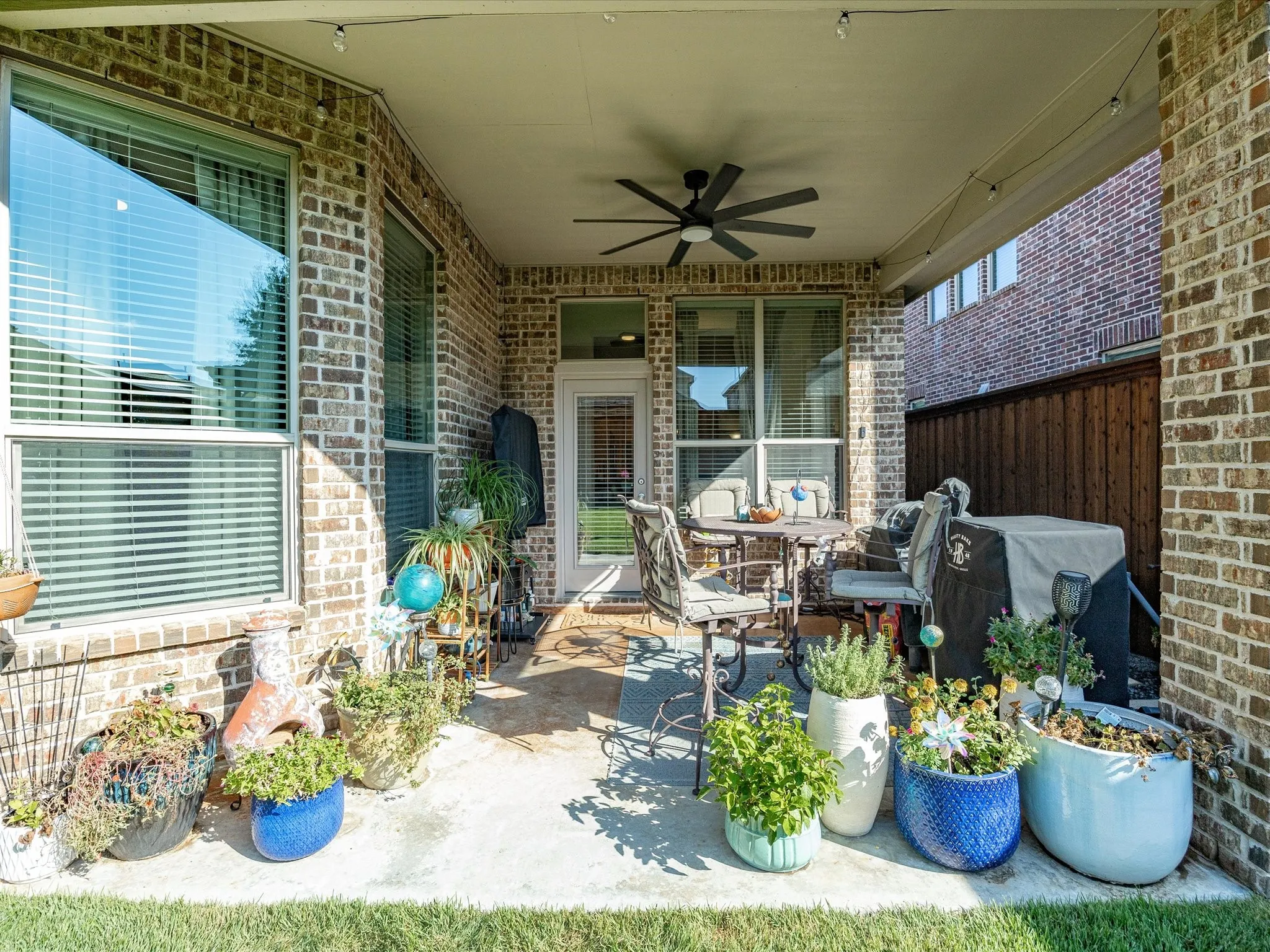 Single Family Residence For Sale in Denton County , 2591 Mirage Drive, Little Elm, Texas 75068, 3 Bedroom, 2 Bathroom, 2 Garage spaces, 2,313 Sqft, built in 2011, mls#21359462, Real Estate Agent in Little Elm, Homes For Sale in Denton county, Homes For Sale in Little Elm, Realtor in Little Elm Texas, Real Estate Brokerage Independent Realty Texas, Luminita Cordes Realtor