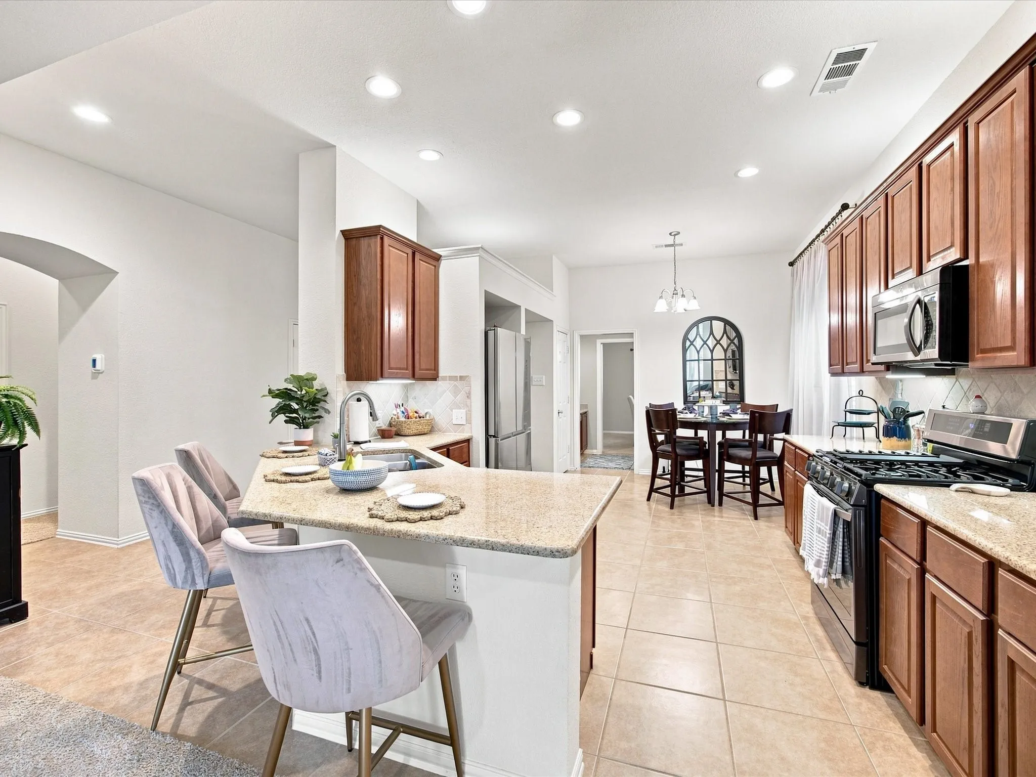 Single Family Residence For Sale in Denton County , 2591 Mirage Drive, Little Elm, Texas 75068, 3 Bedroom, 2 Bathroom, 2 Garage spaces, 2,313 Sqft, built in 2011, mls#21359462, Real Estate Agent in Little Elm, Homes For Sale in Denton county, Homes For Sale in Little Elm, Realtor in Little Elm Texas, Real Estate Brokerage Independent Realty Texas, Luminita Cordes Realtor