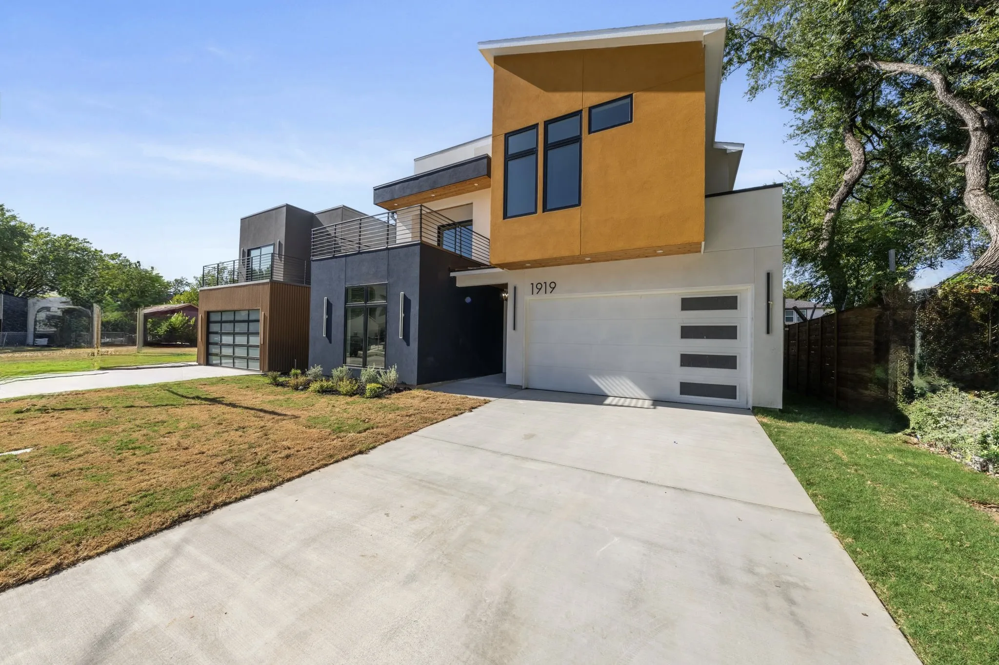 Single Family Residence For Sale in Dallas County , 1919 Nomas Street, Dallas, Texas 75212, 4 Bedroom, 4 Bathroom, 2 Garage spaces, 3,170 Sqft, built in 2026, mls#21360145, Real Estate Agent in Dallas, Homes For Sale in Dallas county, Homes For Sale in Dallas, Realtor in Dallas Texas, Real Estate Brokerage Independent Realty Texas, Luminita Cordes Realtor