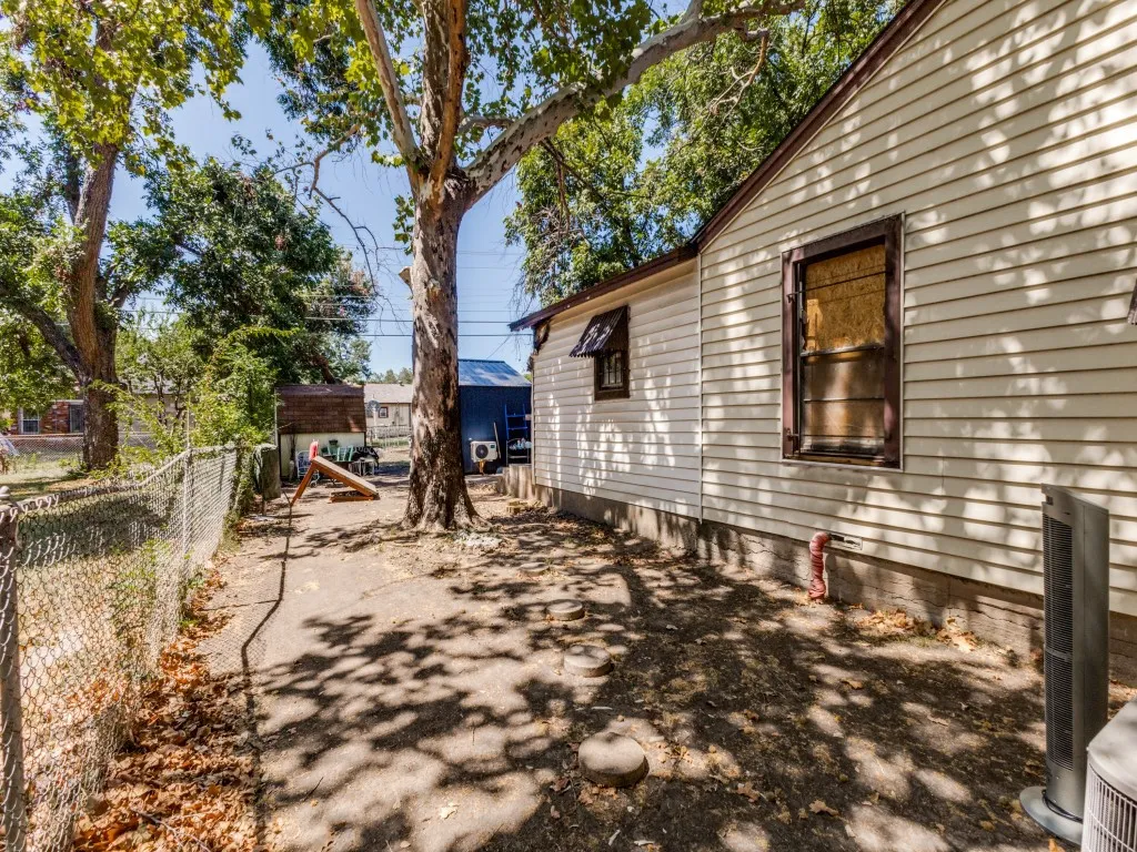 Single Family Residence For Sale in Dallas County , 3143 Hedgerow Drive, Dallas, Texas 75235, 0, 0, 1 Garage spaces, 1,760 Sqft, built in 1948, mls#21358620, Real Estate Agent in Dallas, Homes For Sale in Dallas county, Homes For Sale in Dallas, Realtor in Dallas Texas, Real Estate Brokerage Independent Realty Texas, Luminita Cordes Realtor