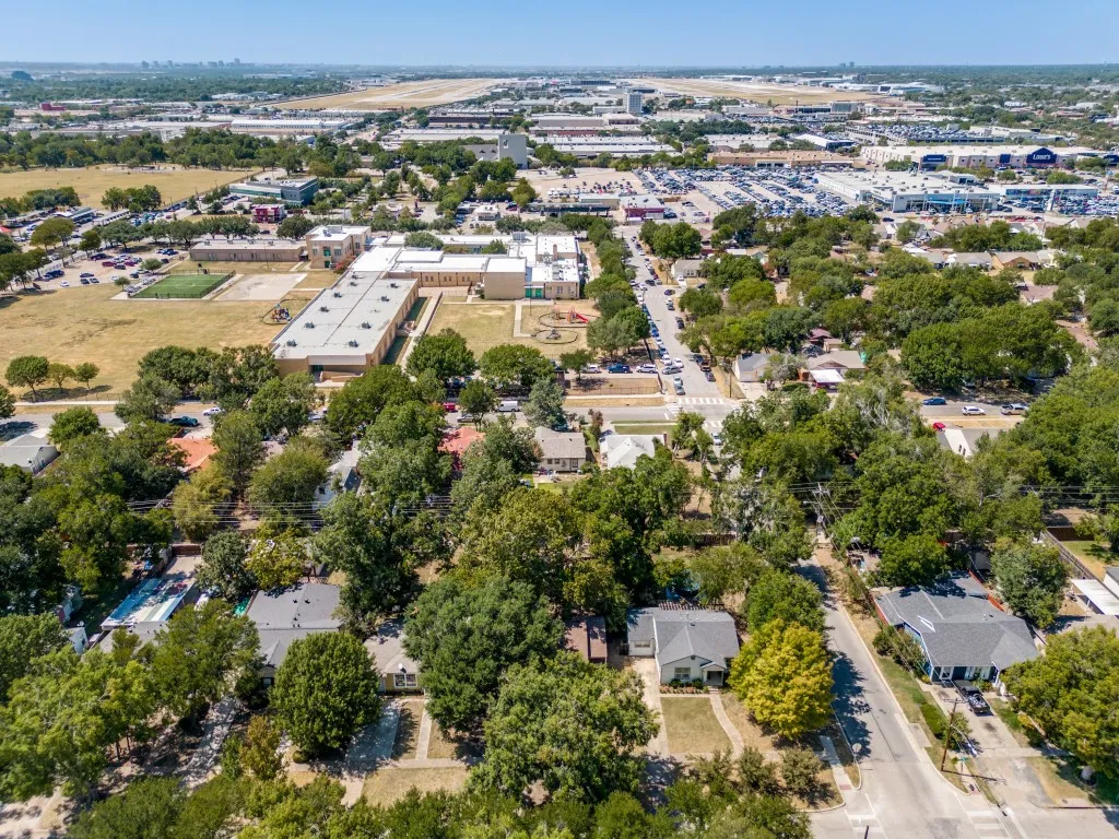 Single Family Residence For Sale in Dallas County , 3143 Hedgerow Drive, Dallas, Texas 75235, 0, 0, 1 Garage spaces, 1,760 Sqft, built in 1948, mls#21358620, Real Estate Agent in Dallas, Homes For Sale in Dallas county, Homes For Sale in Dallas, Realtor in Dallas Texas, Real Estate Brokerage Independent Realty Texas, Luminita Cordes Realtor