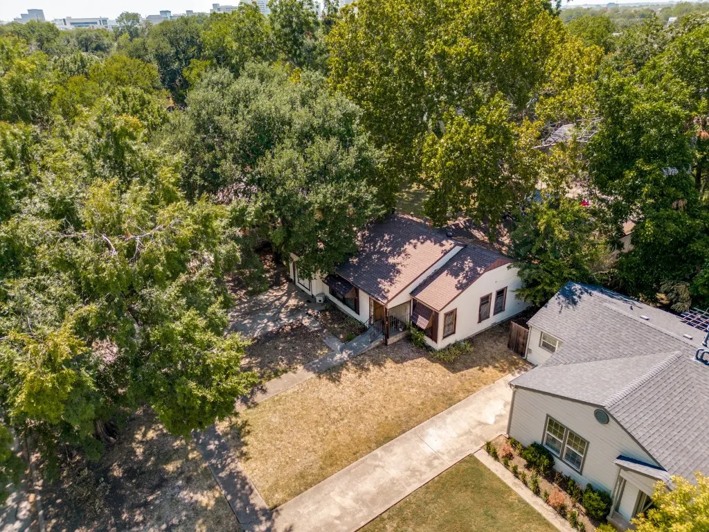 Single Family Residence For Sale in Dallas County , 3143 Hedgerow Drive, Dallas, Texas 75235, 0, 0, 1 Garage spaces, 1,760 Sqft, built in 1948, mls#21358620, Real Estate Agent in Dallas, Homes For Sale in Dallas county, Homes For Sale in Dallas, Realtor in Dallas Texas, Real Estate Brokerage Independent Realty Texas, Luminita Cordes Realtor