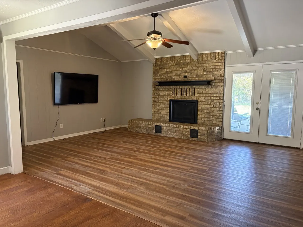 Single Family Residence For Sale in Erath County , 2104 N Woodland Street, Stephenville, Texas 76401, 3 Bedroom, 2 Bathroom, 2 Garage spaces, 1,871 Sqft, built in 1984, mls#21359986, Real Estate Agent in Stephenville, Homes For Sale in Erath county, Homes For Sale in Stephenville, Realtor in Stephenville Texas, Real Estate Brokerage Independent Realty Texas, Luminita Cordes Realtor