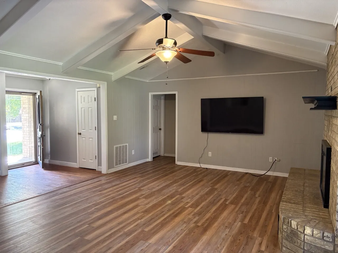 Single Family Residence For Sale in Erath County , 2104 N Woodland Street, Stephenville, Texas 76401, 3 Bedroom, 2 Bathroom, 2 Garage spaces, 1,871 Sqft, built in 1984, mls#21359986, Real Estate Agent in Stephenville, Homes For Sale in Erath county, Homes For Sale in Stephenville, Realtor in Stephenville Texas, Real Estate Brokerage Independent Realty Texas, Luminita Cordes Realtor