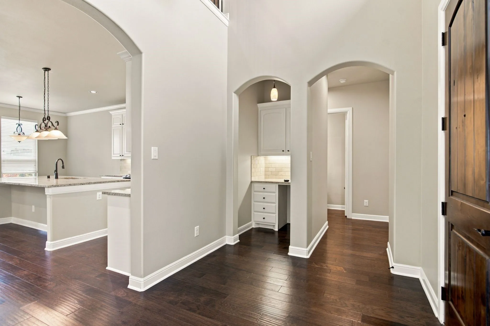 Single Family Residence For Rent in Tarrant County , 1819 Park Highland Way, Arlington, Texas 76012, 4 Bedroom, 4 Bathroom, 3 Garage spaces, 3,159 Sqft, built in 2015, mls#21360296, Real Estate Agent in Arlington, Homes For Rent in Tarrant county, Homes For Rent in Arlington, Realtor in Arlington Texas, Real Estate Brokerage Independent Realty Texas, Luminita Cordes Realtor