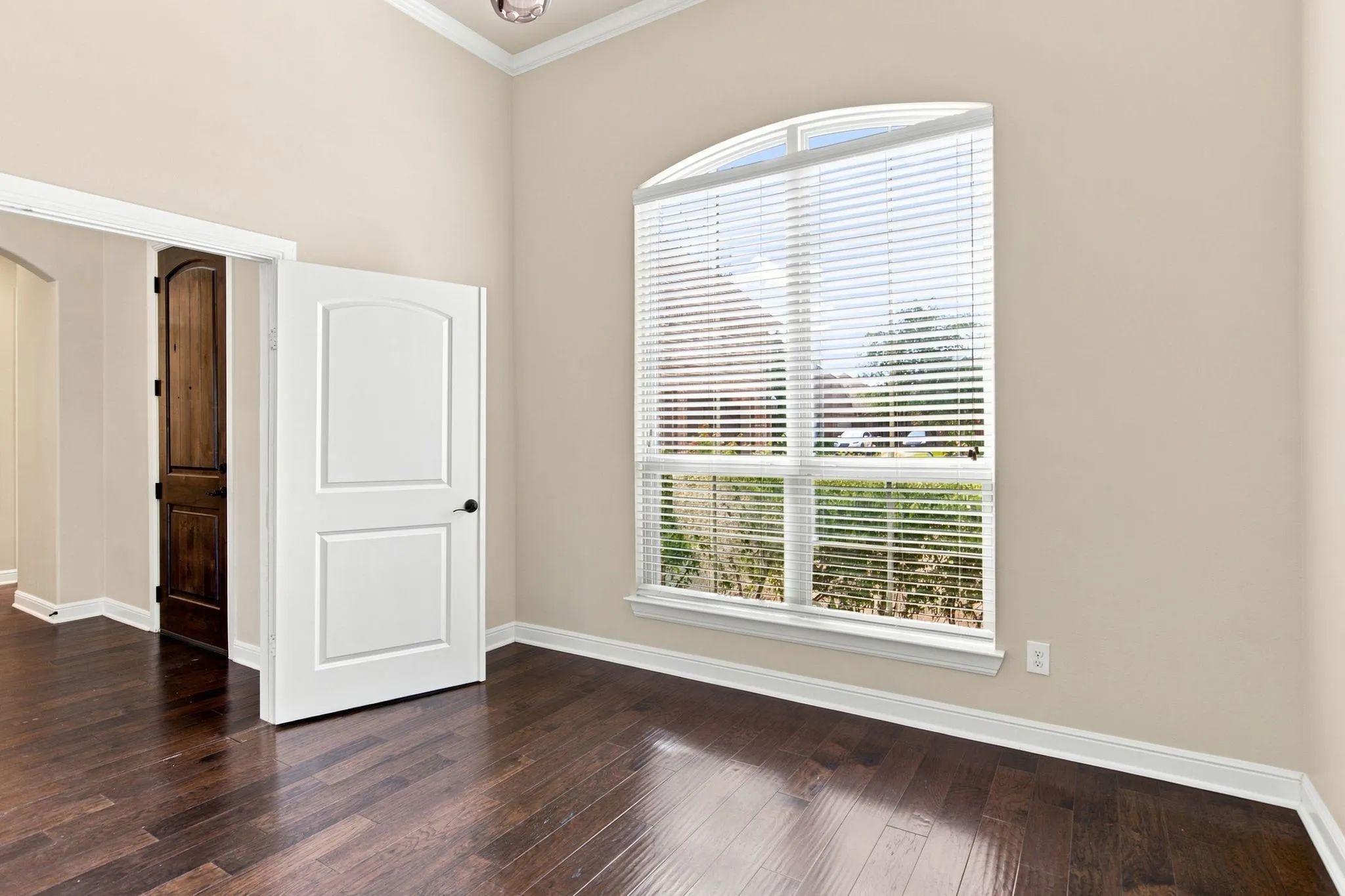 Single Family Residence For Rent in Tarrant County , 1819 Park Highland Way, Arlington, Texas 76012, 4 Bedroom, 4 Bathroom, 3 Garage spaces, 3,159 Sqft, built in 2015, mls#21360296, Real Estate Agent in Arlington, Homes For Rent in Tarrant county, Homes For Rent in Arlington, Realtor in Arlington Texas, Real Estate Brokerage Independent Realty Texas, Luminita Cordes Realtor