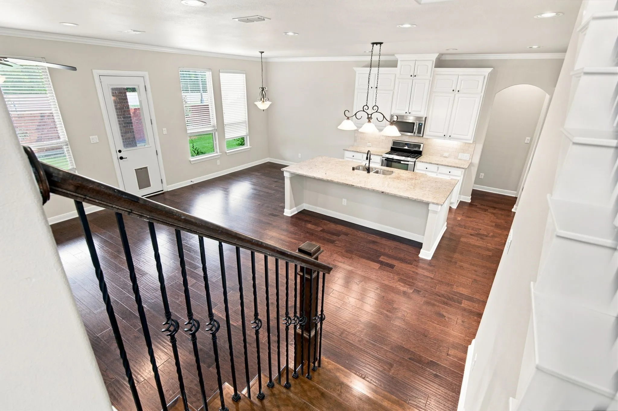 Single Family Residence For Rent in Tarrant County , 1819 Park Highland Way, Arlington, Texas 76012, 4 Bedroom, 4 Bathroom, 3 Garage spaces, 3,159 Sqft, built in 2015, mls#21360296, Real Estate Agent in Arlington, Homes For Rent in Tarrant county, Homes For Rent in Arlington, Realtor in Arlington Texas, Real Estate Brokerage Independent Realty Texas, Luminita Cordes Realtor