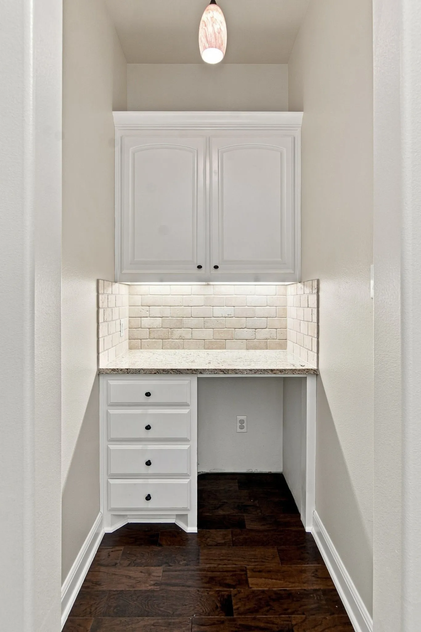 Single Family Residence For Rent in Tarrant County , 1819 Park Highland Way, Arlington, Texas 76012, 4 Bedroom, 4 Bathroom, 3 Garage spaces, 3,159 Sqft, built in 2015, mls#21360296, Real Estate Agent in Arlington, Homes For Rent in Tarrant county, Homes For Rent in Arlington, Realtor in Arlington Texas, Real Estate Brokerage Independent Realty Texas, Luminita Cordes Realtor