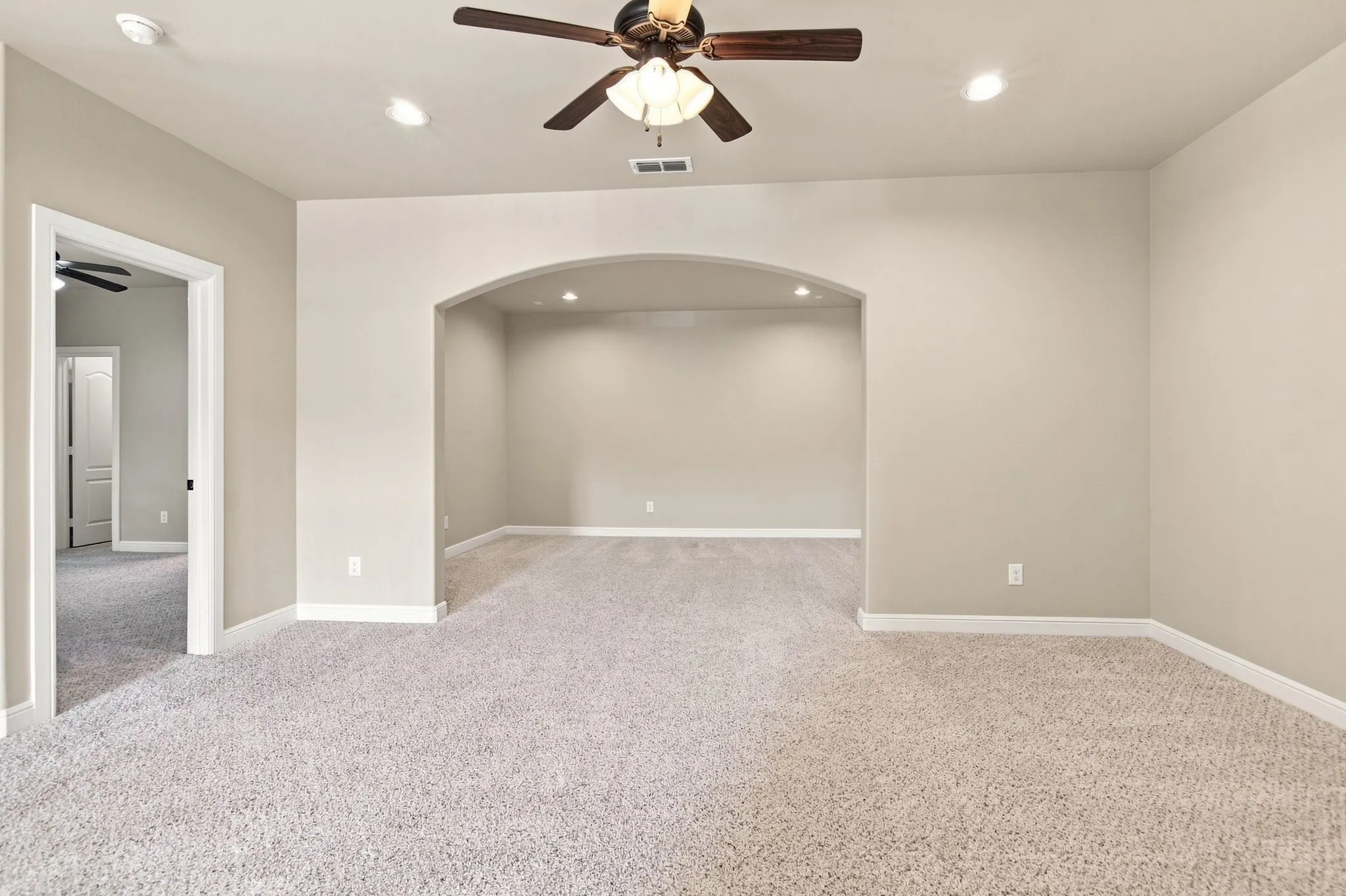 Single Family Residence For Rent in Tarrant County , 1819 Park Highland Way, Arlington, Texas 76012, 4 Bedroom, 4 Bathroom, 3 Garage spaces, 3,159 Sqft, built in 2015, mls#21360296, Real Estate Agent in Arlington, Homes For Rent in Tarrant county, Homes For Rent in Arlington, Realtor in Arlington Texas, Real Estate Brokerage Independent Realty Texas, Luminita Cordes Realtor