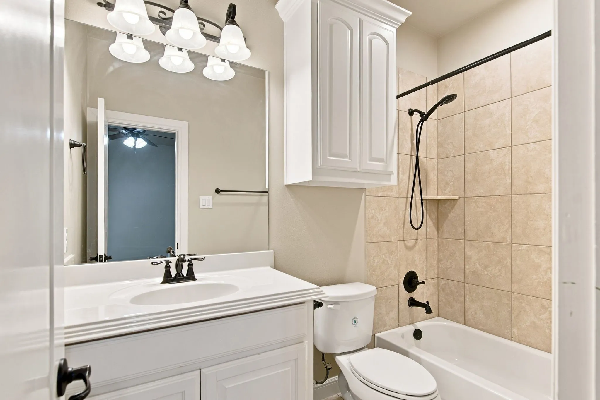Single Family Residence For Rent in Tarrant County , 1819 Park Highland Way, Arlington, Texas 76012, 4 Bedroom, 4 Bathroom, 3 Garage spaces, 3,159 Sqft, built in 2015, mls#21360296, Real Estate Agent in Arlington, Homes For Rent in Tarrant county, Homes For Rent in Arlington, Realtor in Arlington Texas, Real Estate Brokerage Independent Realty Texas, Luminita Cordes Realtor