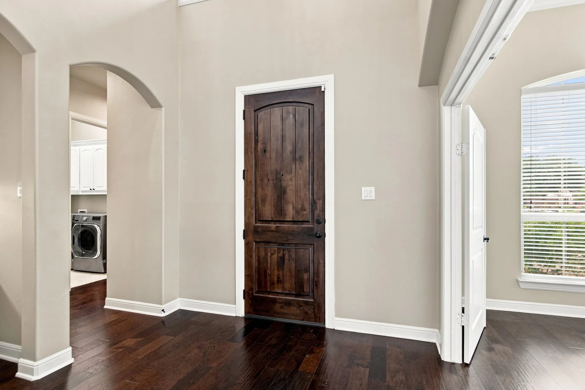 Single Family Residence For Rent in Tarrant County , 1819 Park Highland Way, Arlington, Texas 76012, 4 Bedroom, 4 Bathroom, 3 Garage spaces, 3,159 Sqft, built in 2015, mls#21360296, Real Estate Agent in Arlington, Homes For Rent in Tarrant county, Homes For Rent in Arlington, Realtor in Arlington Texas, Real Estate Brokerage Independent Realty Texas, Luminita Cordes Realtor