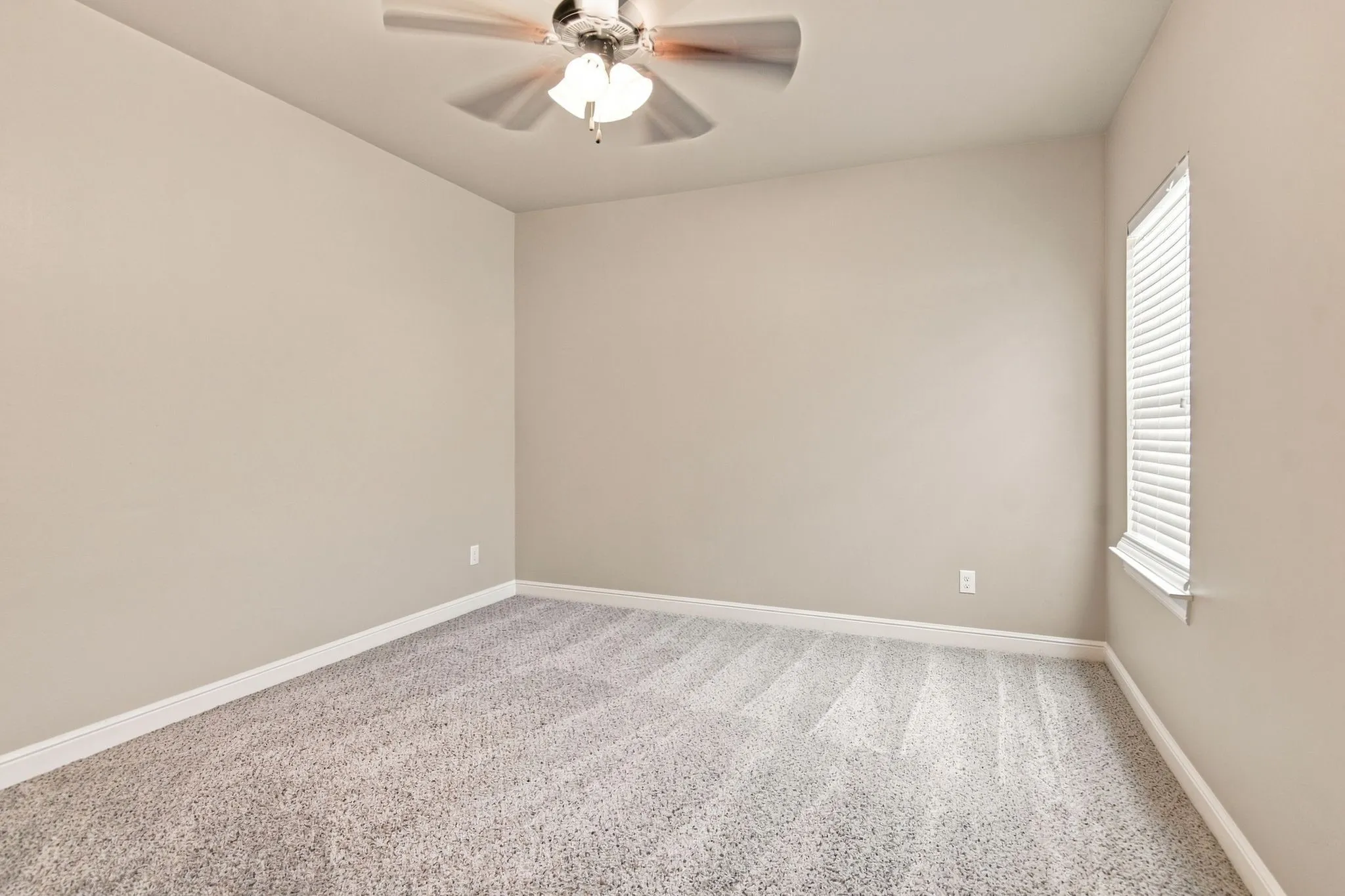Single Family Residence For Rent in Tarrant County , 1819 Park Highland Way, Arlington, Texas 76012, 4 Bedroom, 4 Bathroom, 3 Garage spaces, 3,159 Sqft, built in 2015, mls#21360296, Real Estate Agent in Arlington, Homes For Rent in Tarrant county, Homes For Rent in Arlington, Realtor in Arlington Texas, Real Estate Brokerage Independent Realty Texas, Luminita Cordes Realtor