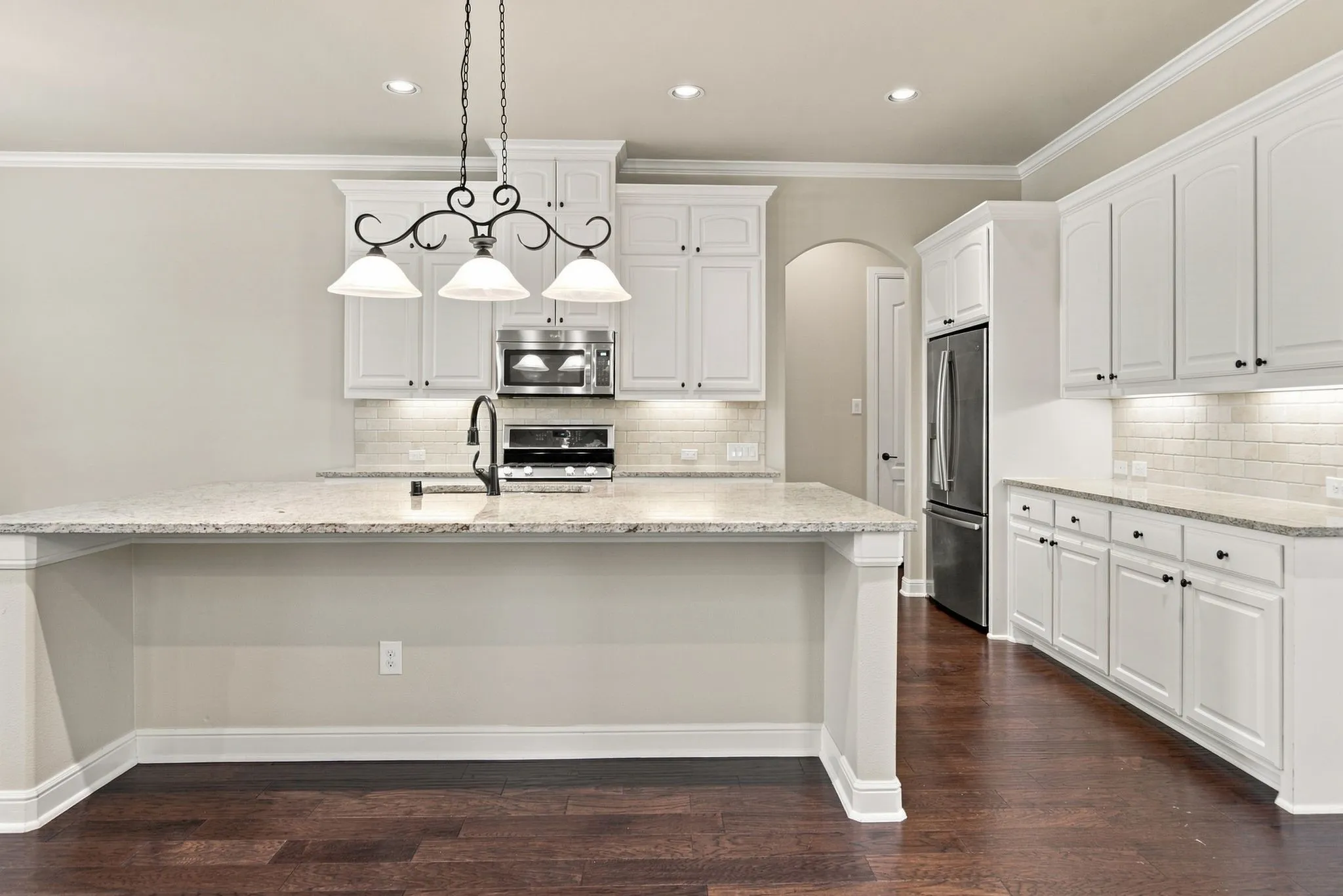Single Family Residence For Rent in Tarrant County , 1819 Park Highland Way, Arlington, Texas 76012, 4 Bedroom, 4 Bathroom, 3 Garage spaces, 3,159 Sqft, built in 2015, mls#21360296, Real Estate Agent in Arlington, Homes For Rent in Tarrant county, Homes For Rent in Arlington, Realtor in Arlington Texas, Real Estate Brokerage Independent Realty Texas, Luminita Cordes Realtor