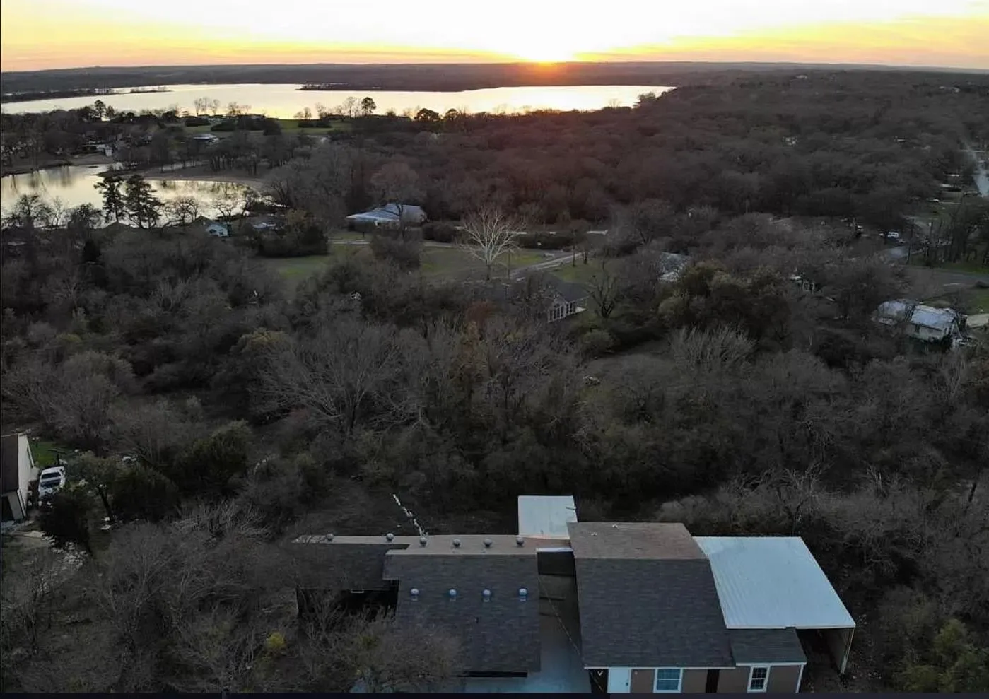 Single Family Residence For Sale in Tarrant County , 4205 Austin Place, Lakeside, Texas 76135, 6 Bedroom, 5 Bathroom, 2 Garage spaces, 3,100 Sqft, built in 1988, mls#21359668, Real Estate Agent in Lakeside, Homes For Sale in Tarrant county, Homes For Sale in Lakeside, Realtor in Lakeside Texas, Real Estate Brokerage Independent Realty Texas, Luminita Cordes Realtor