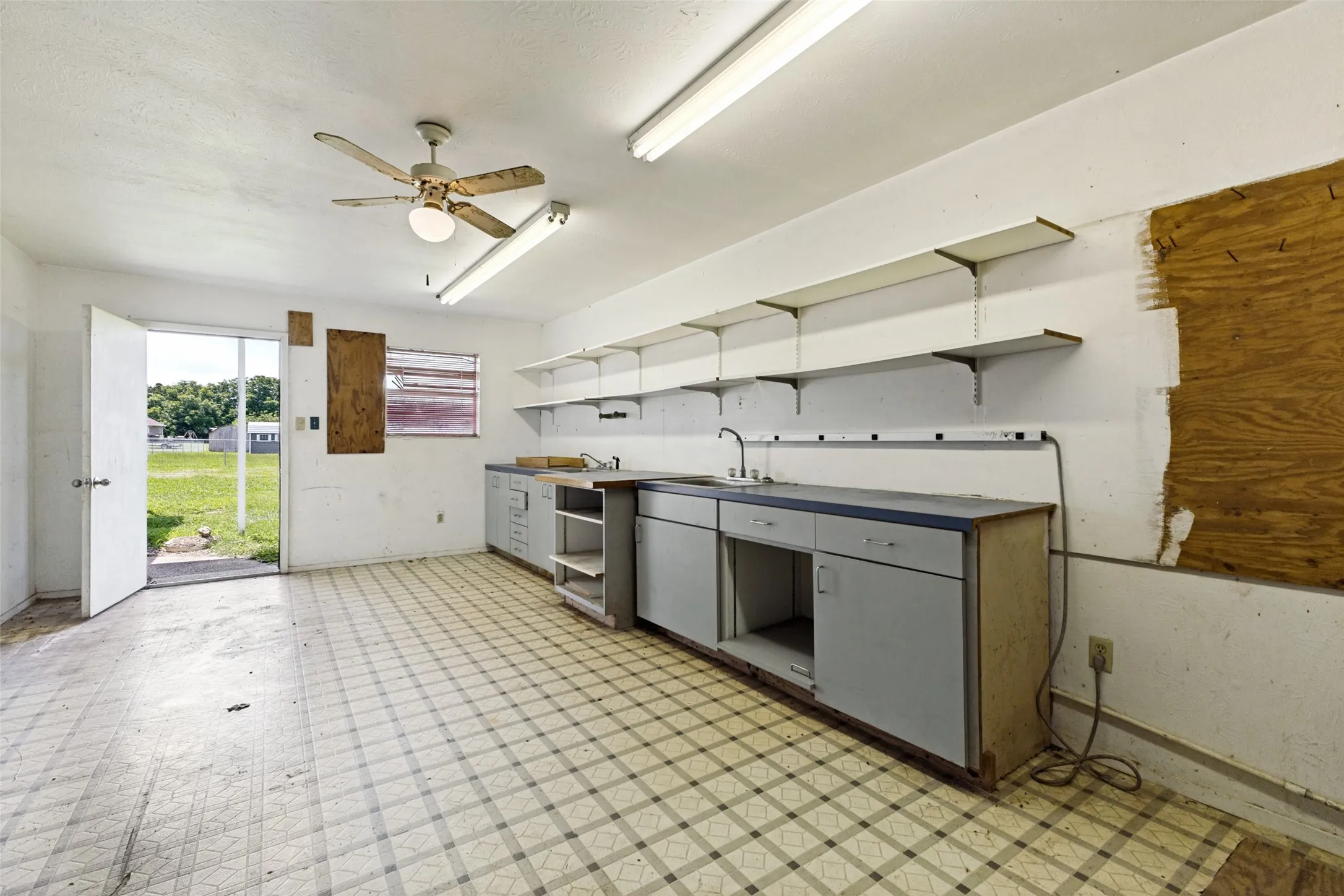 Attached workshop 23x12 off garage has water & electricity (2nd home)