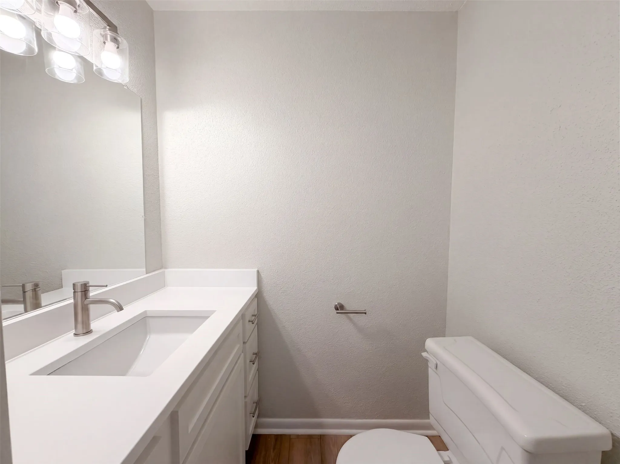 Single Family Residence For Sale in Tarrant County , 813 Wheelwood Drive, Hurst, Texas 76053, 3 Bedroom, 3 Bathroom, 2 Garage spaces, 2,015 Sqft, built in 1963, mls#21360341, Real Estate Agent in Hurst, Homes For Sale in Tarrant county, Homes For Sale in Hurst, Realtor in Hurst Texas, Real Estate Brokerage Independent Realty Texas, Luminita Cordes Realtor