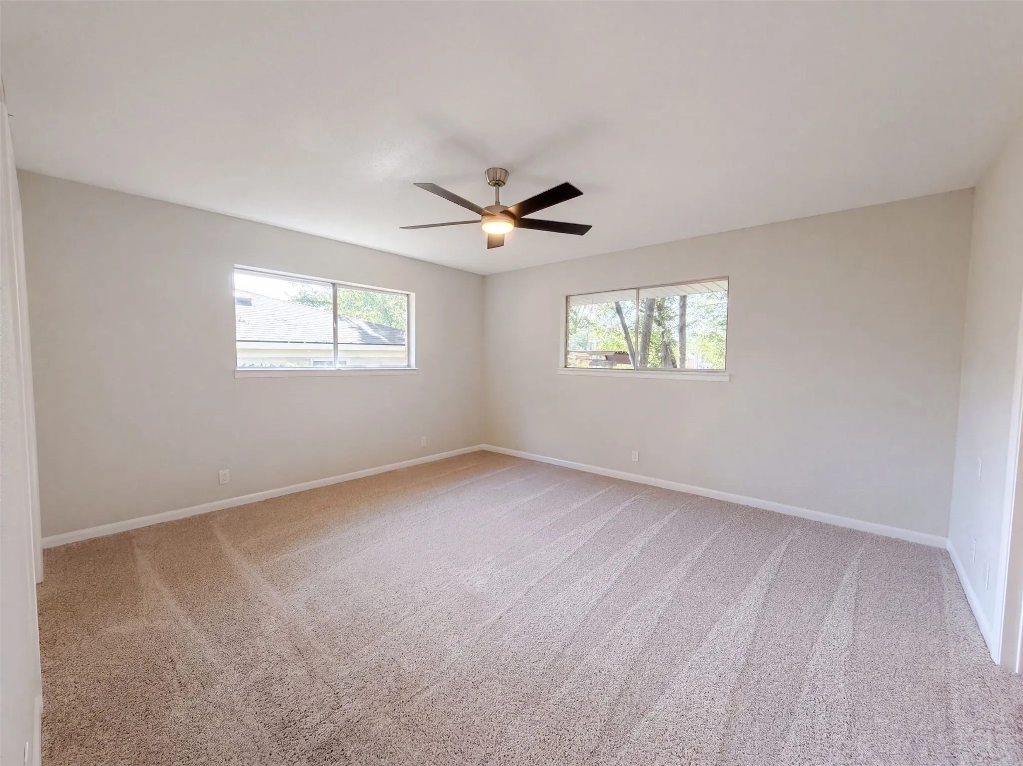 Single Family Residence For Sale in Tarrant County , 813 Wheelwood Drive, Hurst, Texas 76053, 3 Bedroom, 3 Bathroom, 2 Garage spaces, 2,015 Sqft, built in 1963, mls#21360341, Real Estate Agent in Hurst, Homes For Sale in Tarrant county, Homes For Sale in Hurst, Realtor in Hurst Texas, Real Estate Brokerage Independent Realty Texas, Luminita Cordes Realtor