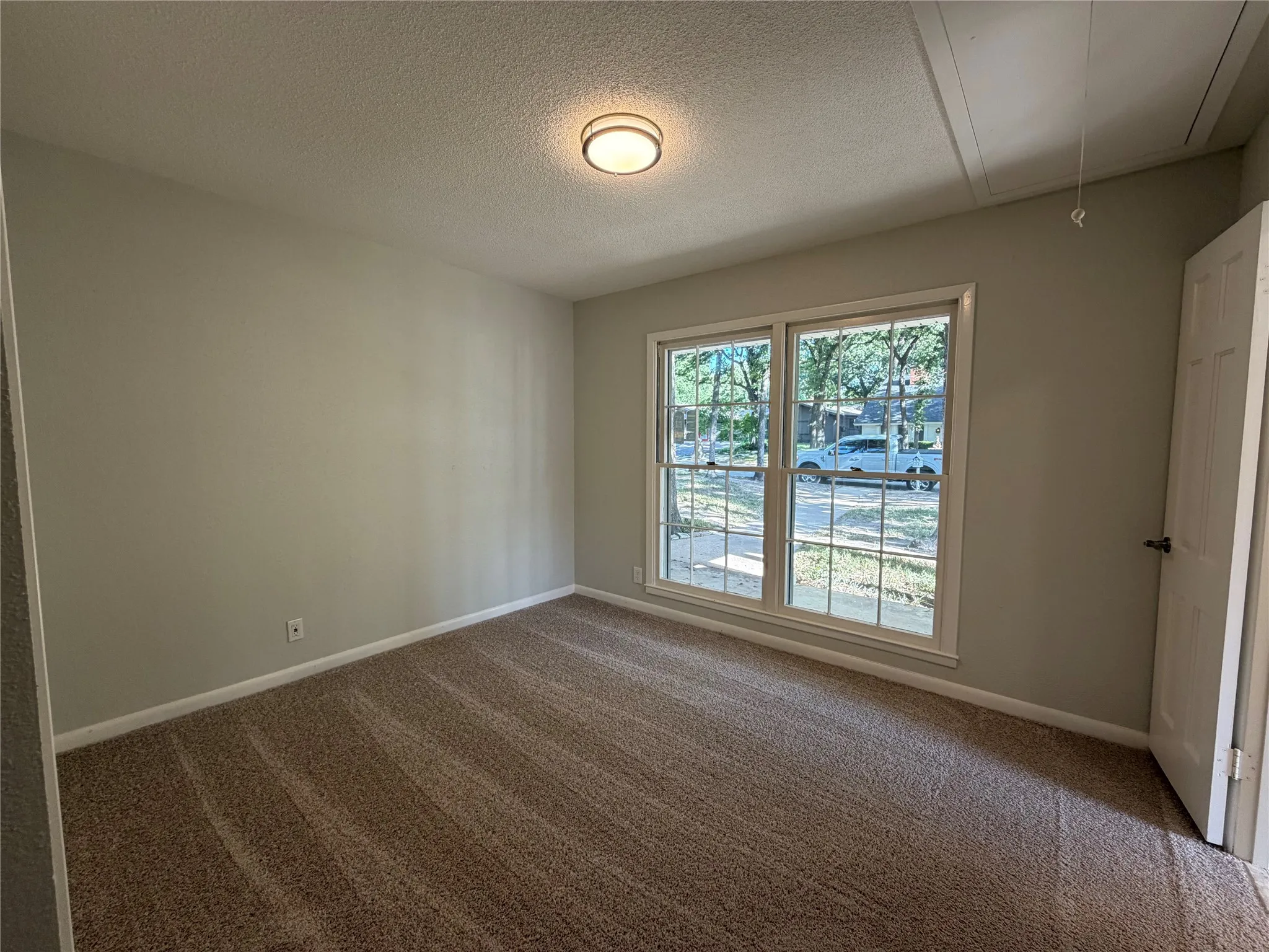 Single Family Residence For Sale in Tarrant County , 813 Wheelwood Drive, Hurst, Texas 76053, 3 Bedroom, 3 Bathroom, 2 Garage spaces, 2,015 Sqft, built in 1963, mls#21360341, Real Estate Agent in Hurst, Homes For Sale in Tarrant county, Homes For Sale in Hurst, Realtor in Hurst Texas, Real Estate Brokerage Independent Realty Texas, Luminita Cordes Realtor