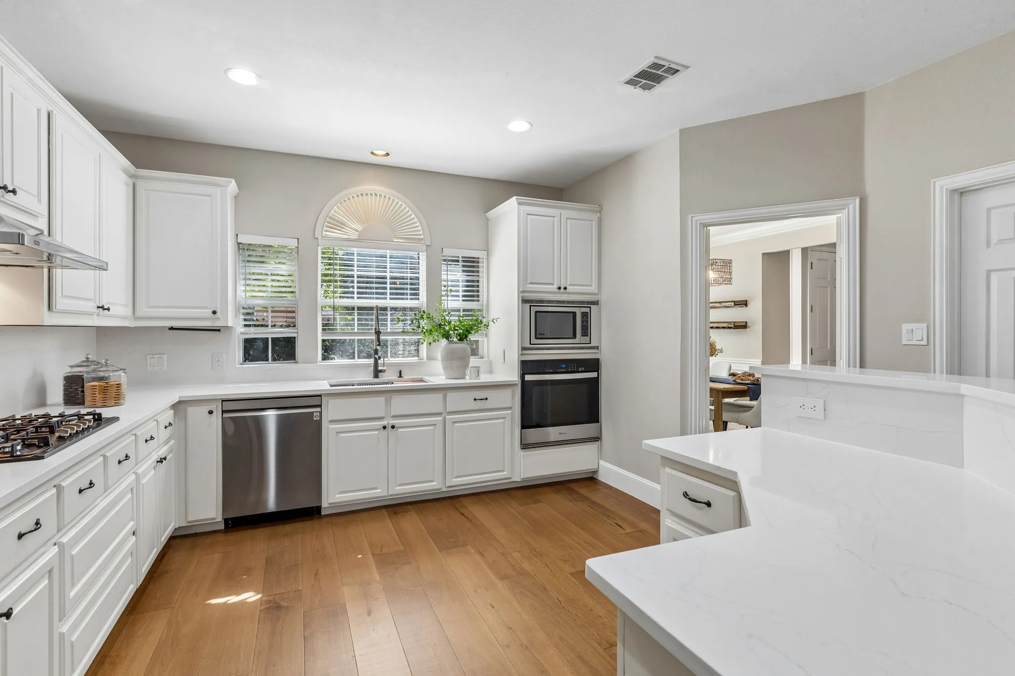 Single Family Residence For Sale in Collin County , 7913 Morningdew Drive, Plano, Texas 75025, 5 Bedroom, 4 Bathroom, 2 Garage spaces, 3,363 Sqft, built in 1997, mls#21356150, Real Estate Agent in Plano, Homes For Sale in Collin county, Homes For Sale in Plano, Realtor in Plano Texas, Real Estate Brokerage Independent Realty Texas, Luminita Cordes Realtor