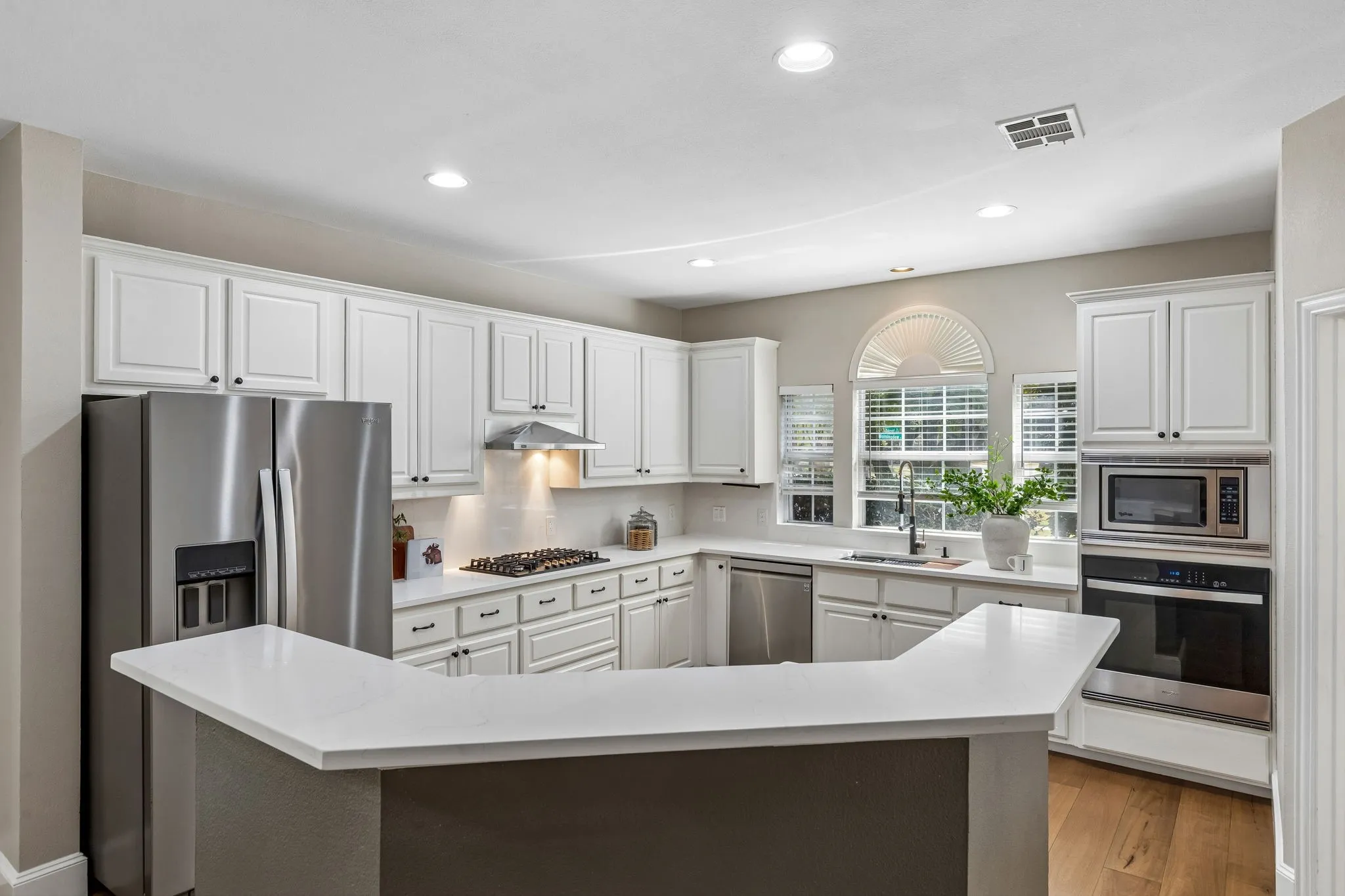Single Family Residence For Sale in Collin County , 7913 Morningdew Drive, Plano, Texas 75025, 5 Bedroom, 4 Bathroom, 2 Garage spaces, 3,363 Sqft, built in 1997, mls#21356150, Real Estate Agent in Plano, Homes For Sale in Collin county, Homes For Sale in Plano, Realtor in Plano Texas, Real Estate Brokerage Independent Realty Texas, Luminita Cordes Realtor